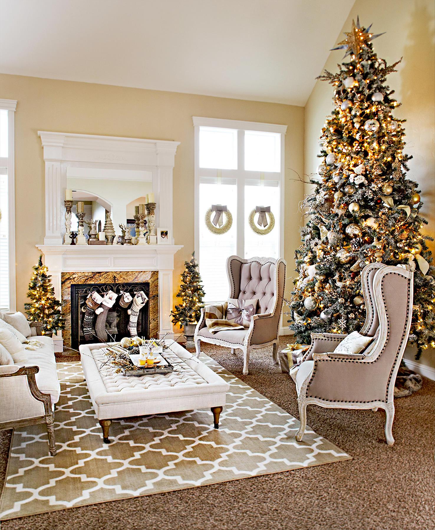 Cozy Christmas fireplace decor ideas to Warm Your Holiday