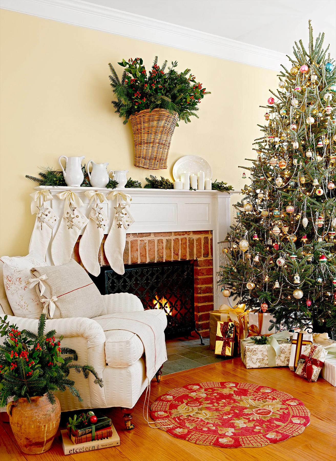 Cozy Christmas fireplace decor ideas to Warm Your Holiday