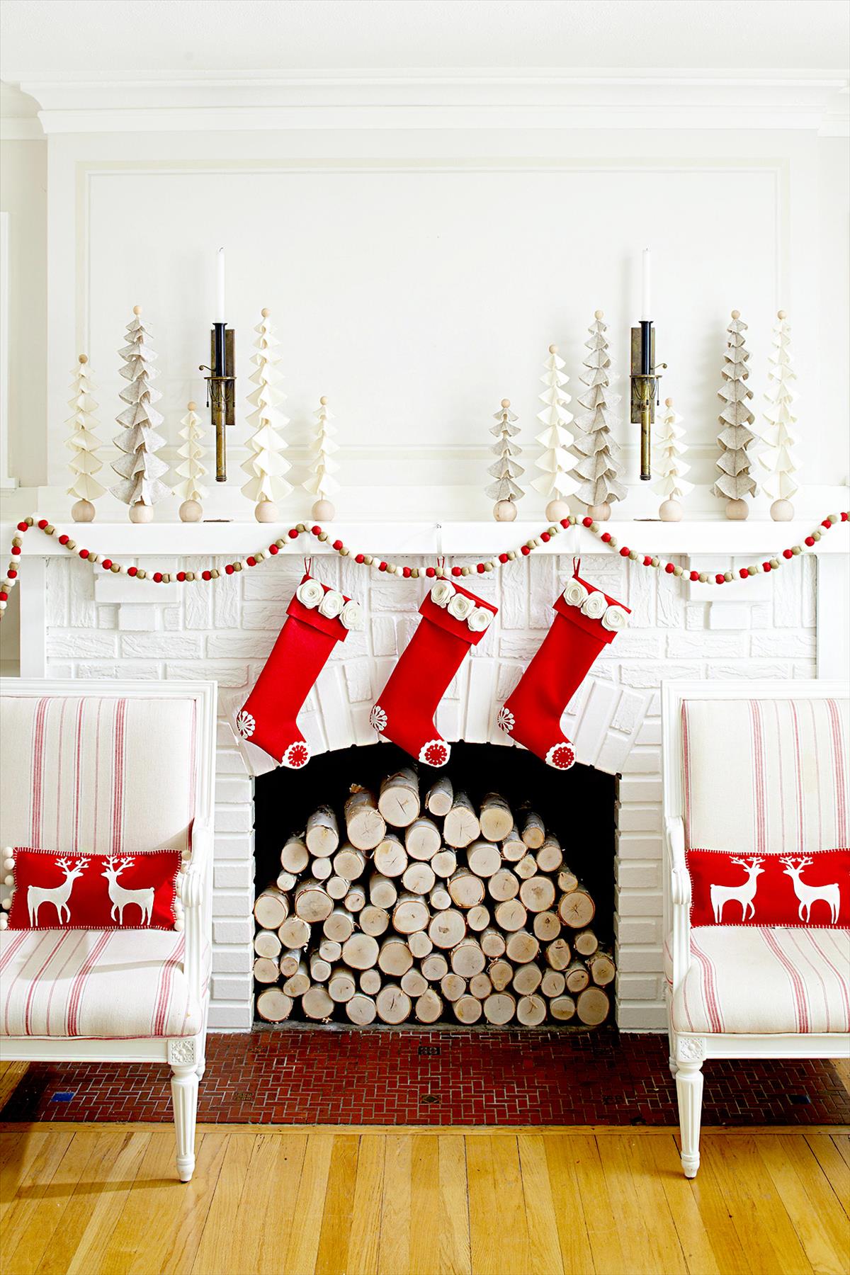 Cozy Christmas fireplace decor ideas to Warm Your Holiday