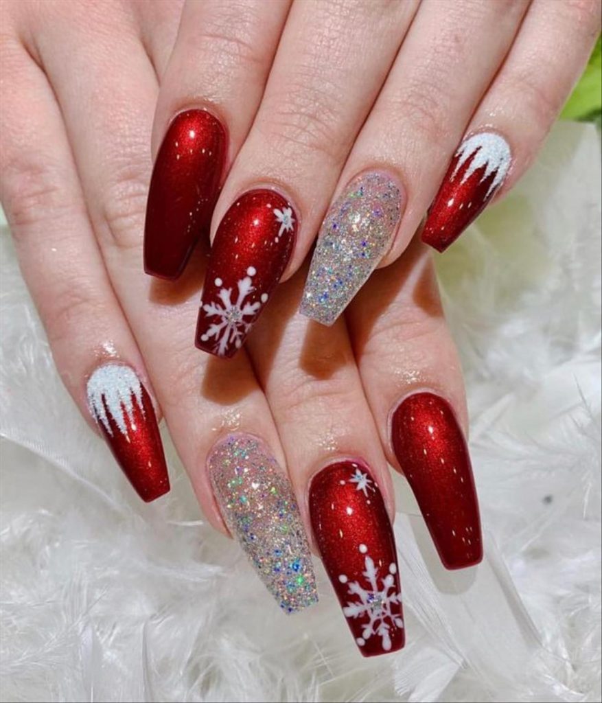 Simple Christmas acrylic nails 2021