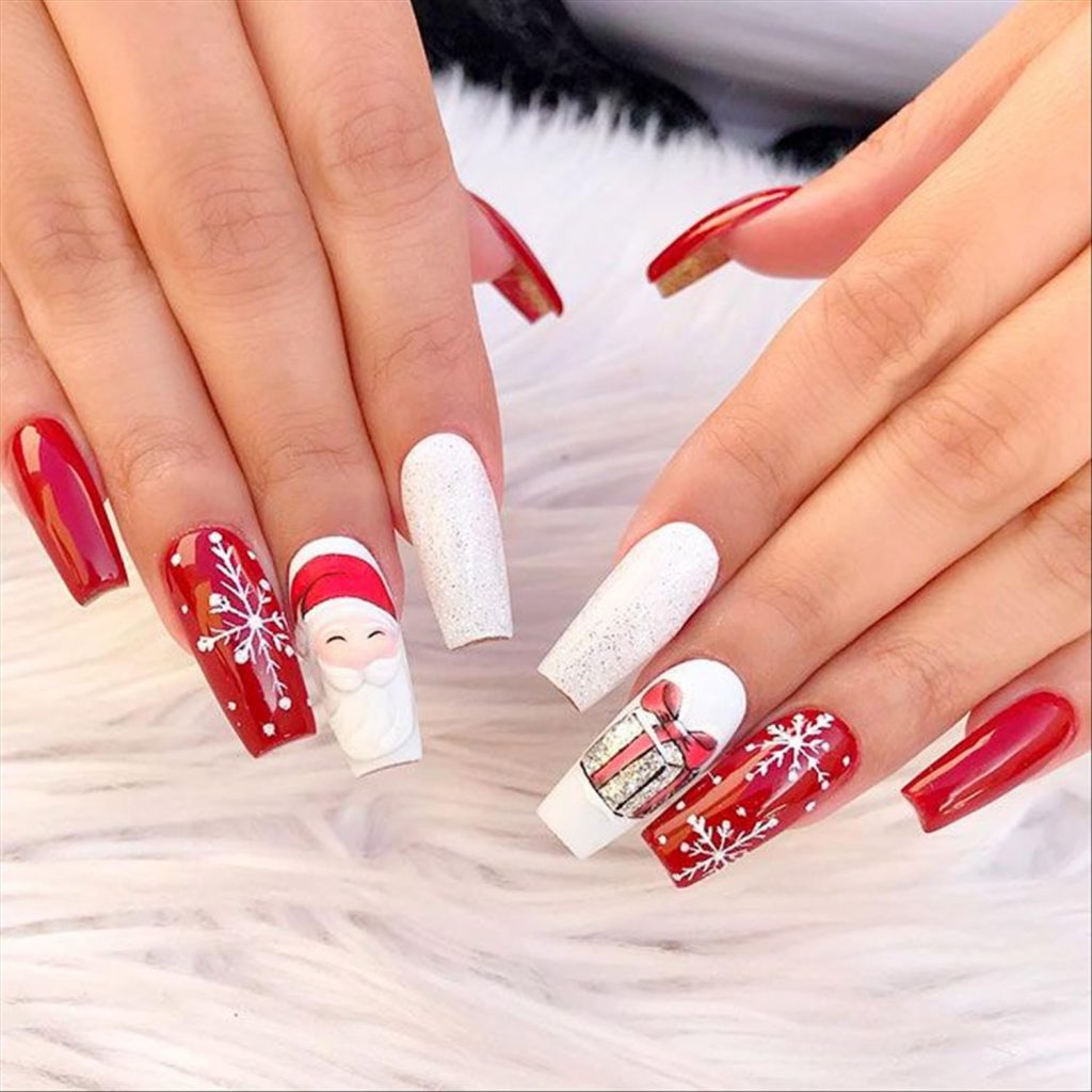 Simple Christmas acrylic nails 2021