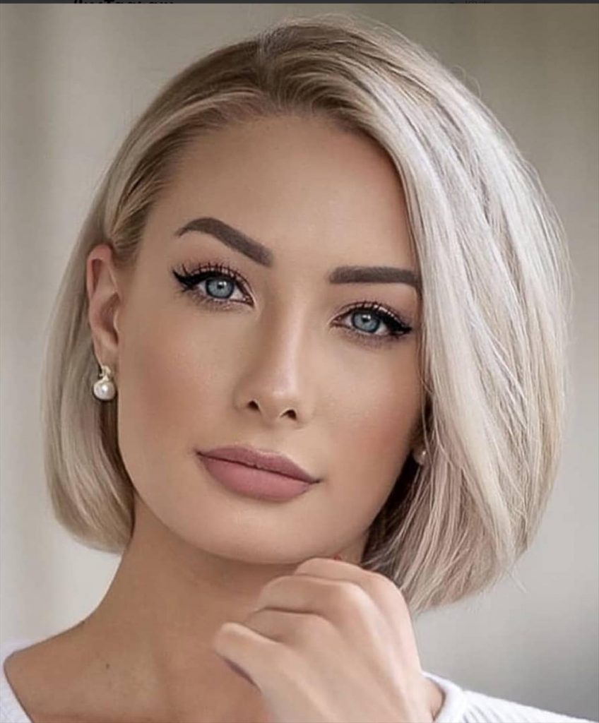 Best Fine hair short bob haircut for stylish women