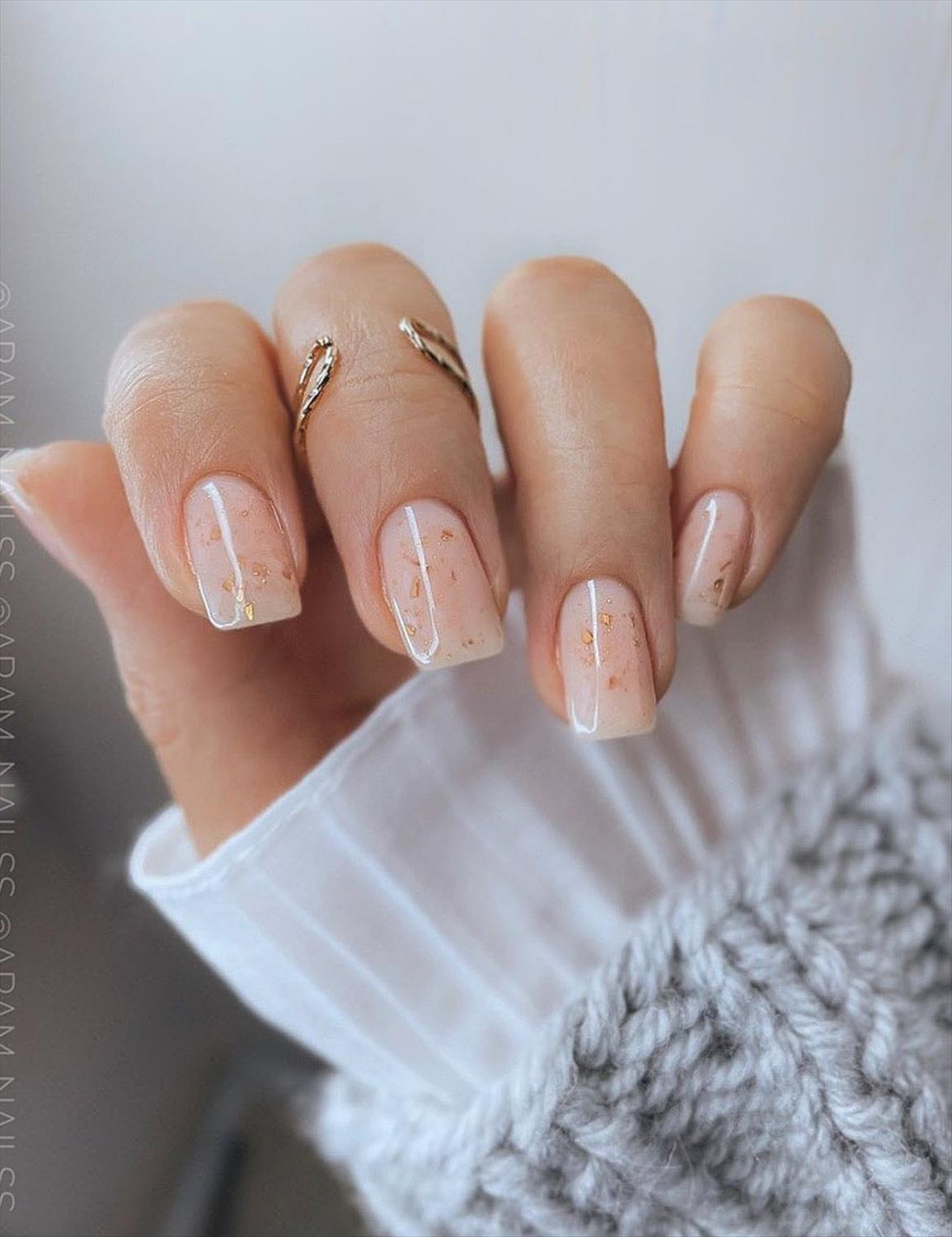 Pretty short acrylic nails ideas with oval and square nail shape