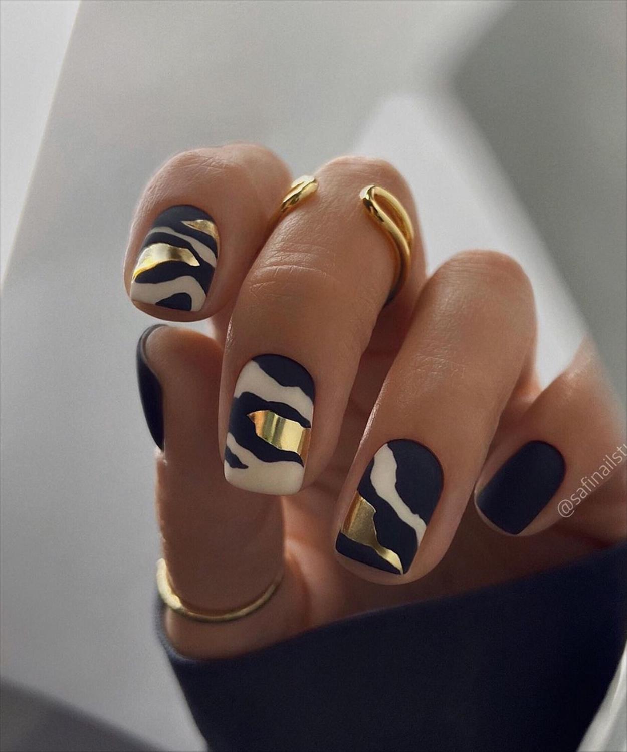 Pretty short acrylic nails ideas with oval and square nail shape