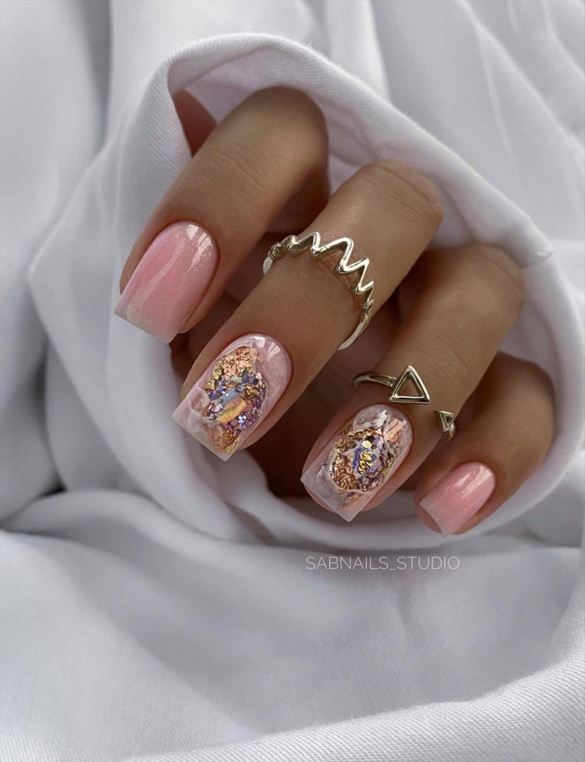 Pretty short acrylic nails ideas with oval and square nail shape