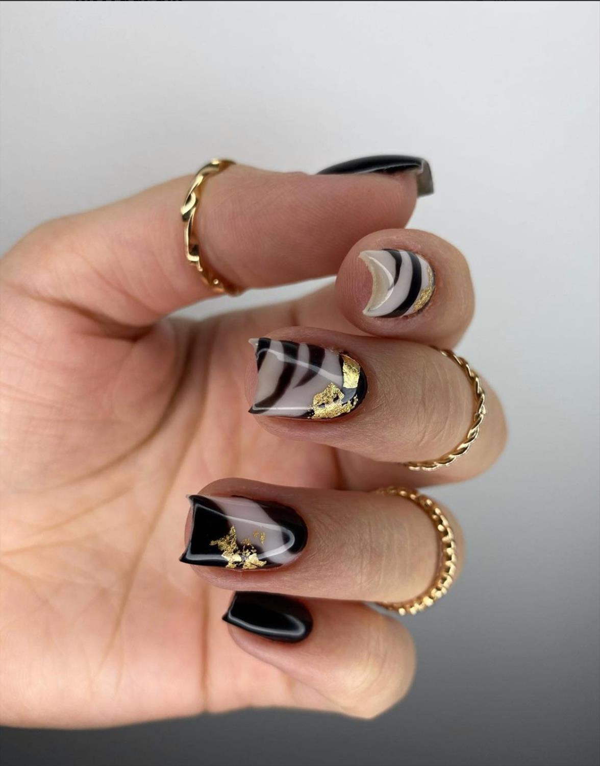 Pretty short acrylic nails ideas with oval and square nail shape