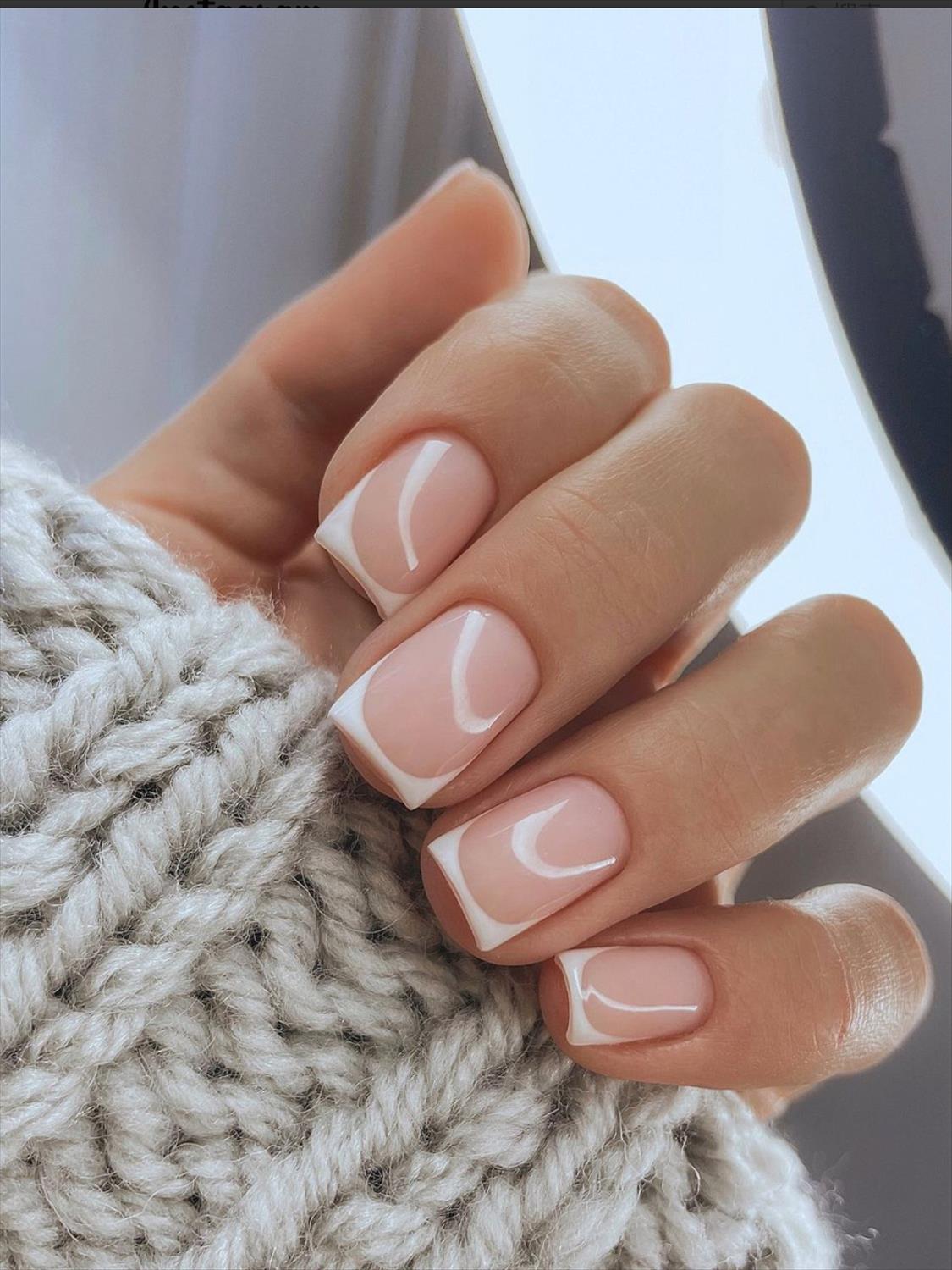 Pretty short acrylic nails ideas with oval and square nail shape