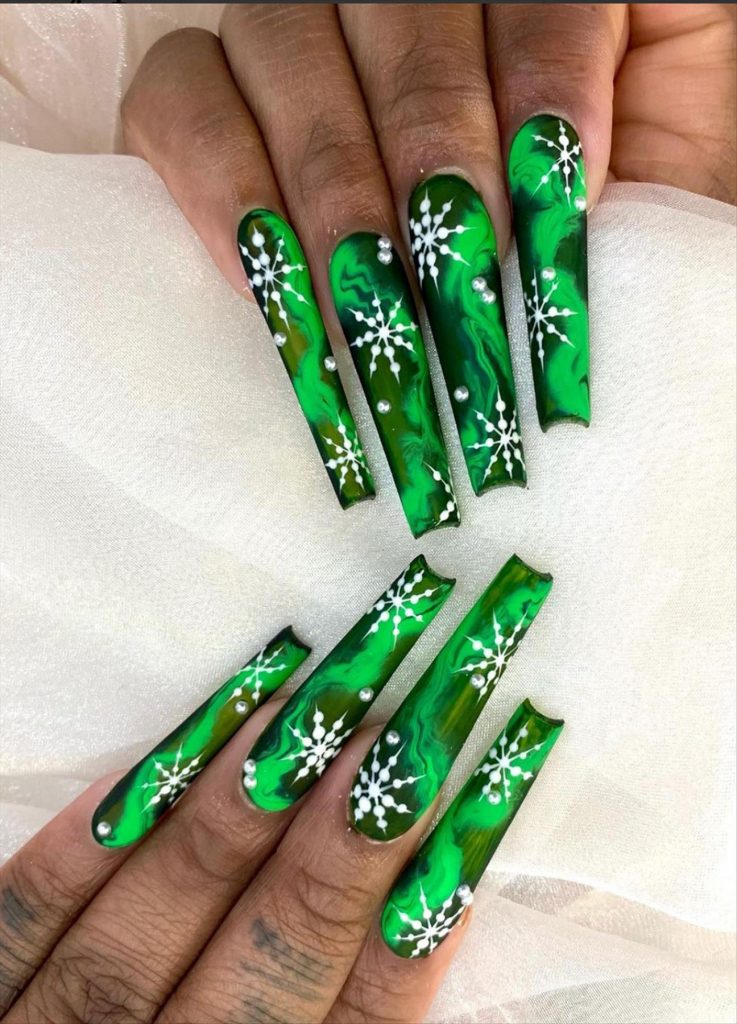 Awesome Winter nails acrylic snowflake manicure 2021