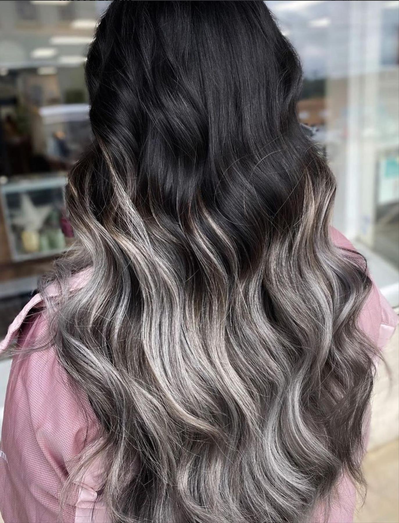 erfect two-color hair dye ideas and peekaboo highlight