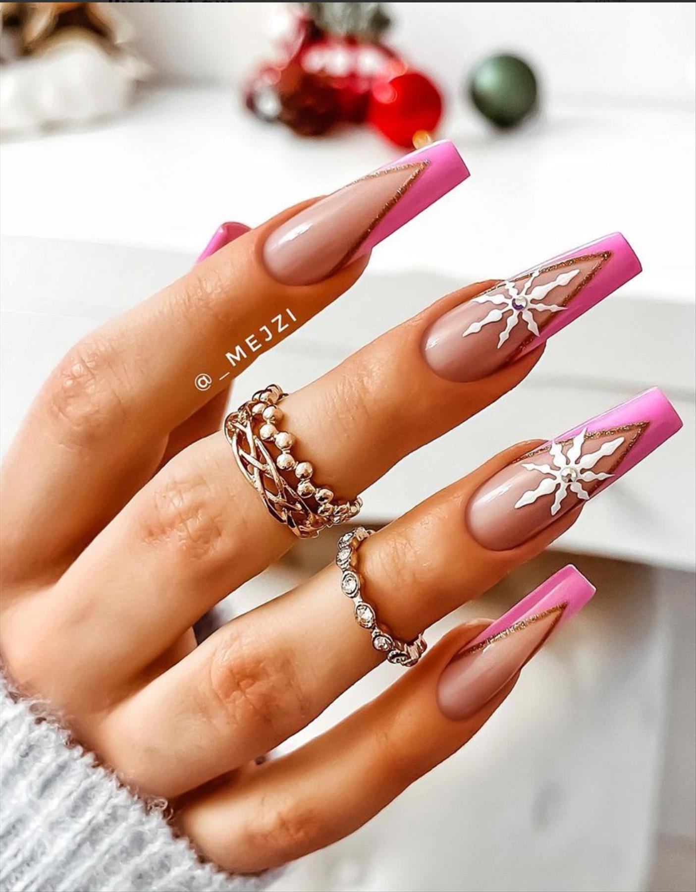 Best Christmas nail art designs 2021 for Winter