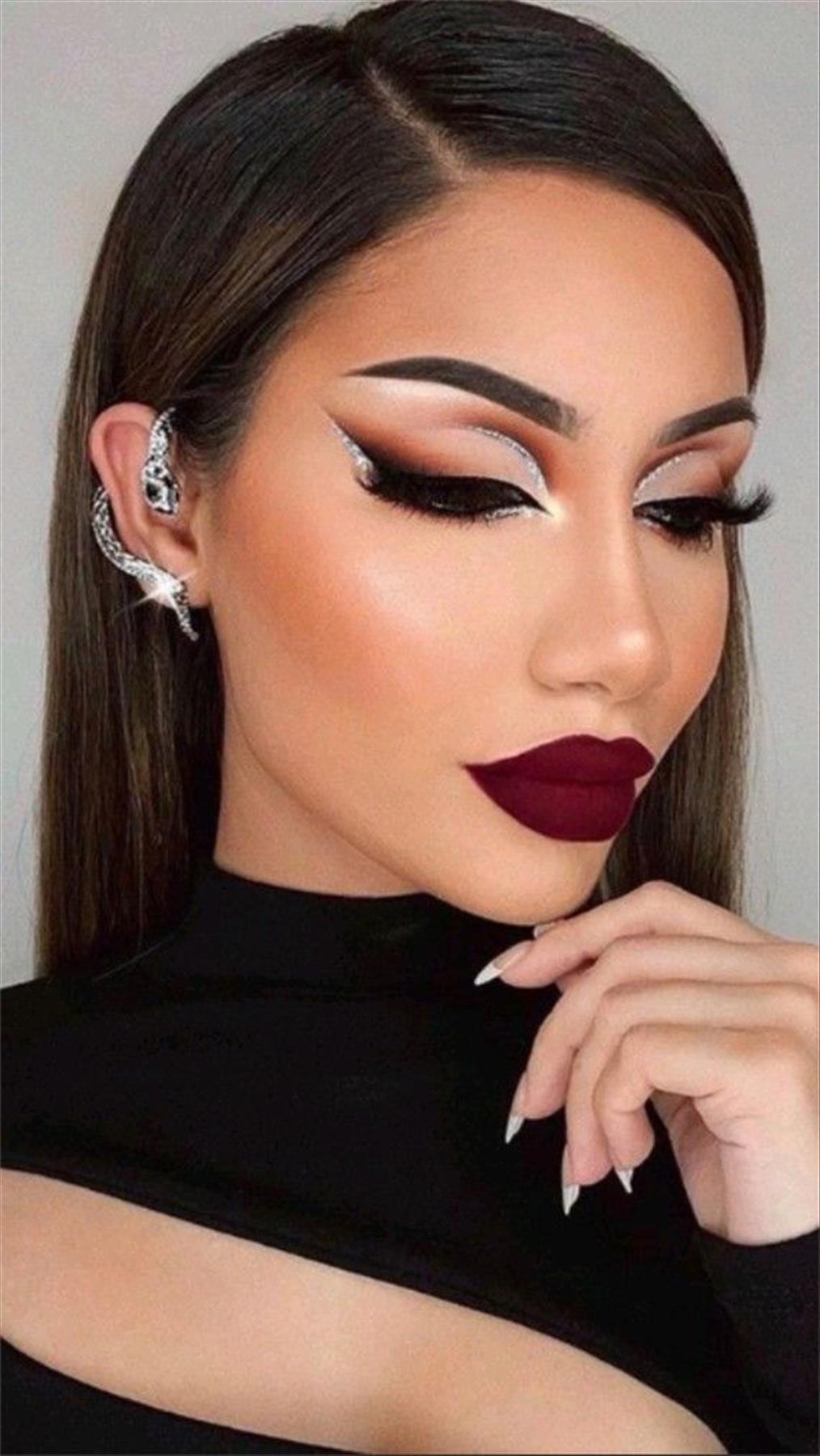 Festive Christmas Makeup Looks Ideas to Enjoy The Holiday