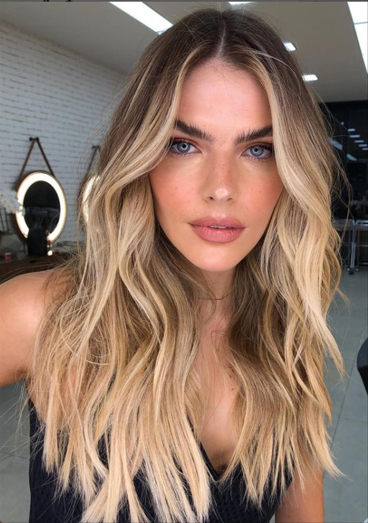 Stylish Medium Length Haircuts 2022 For All Face Shapes 