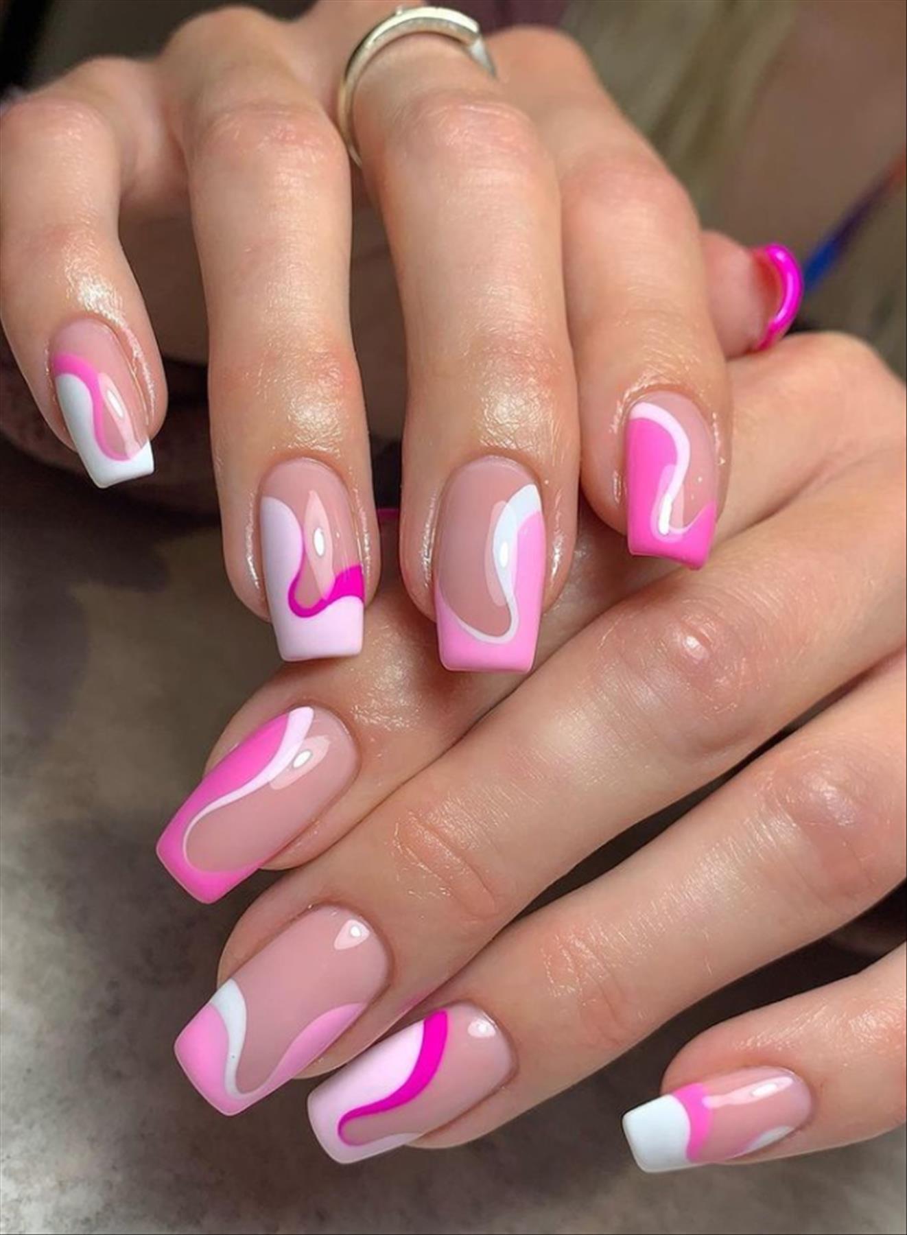  Unique pastel swirl nails for cute spring manicures 2022