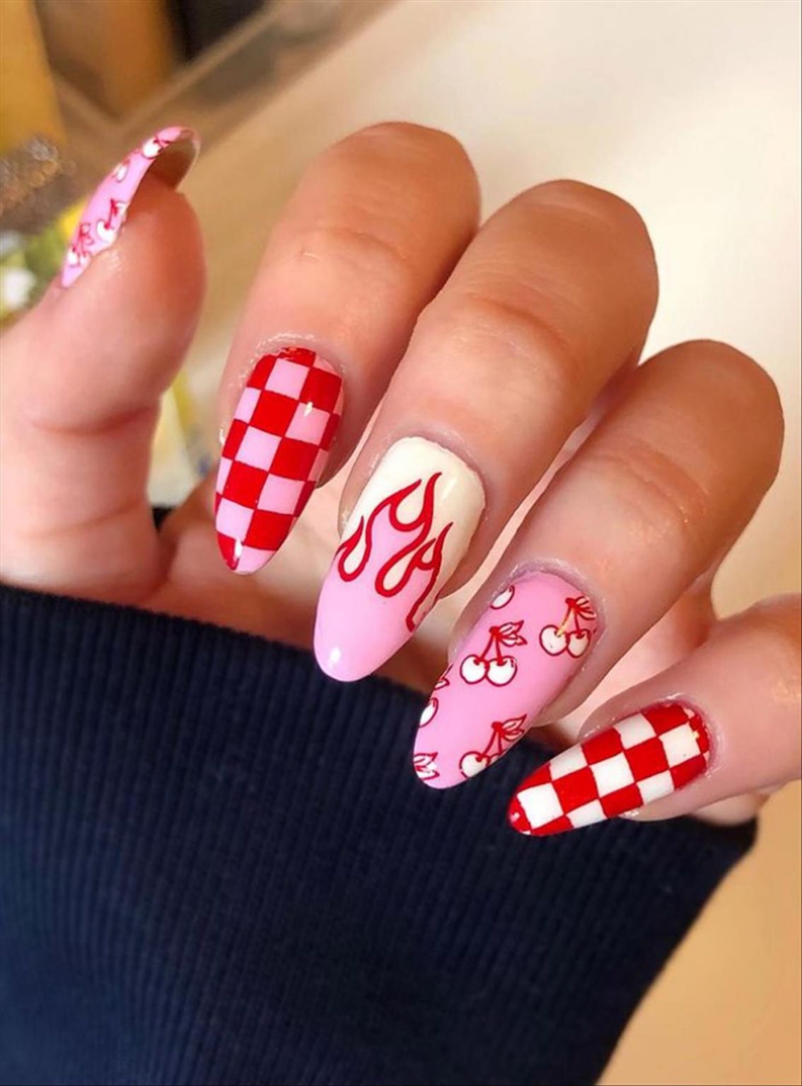 24 The Coolest Checkered Nail Art Designs of the Season