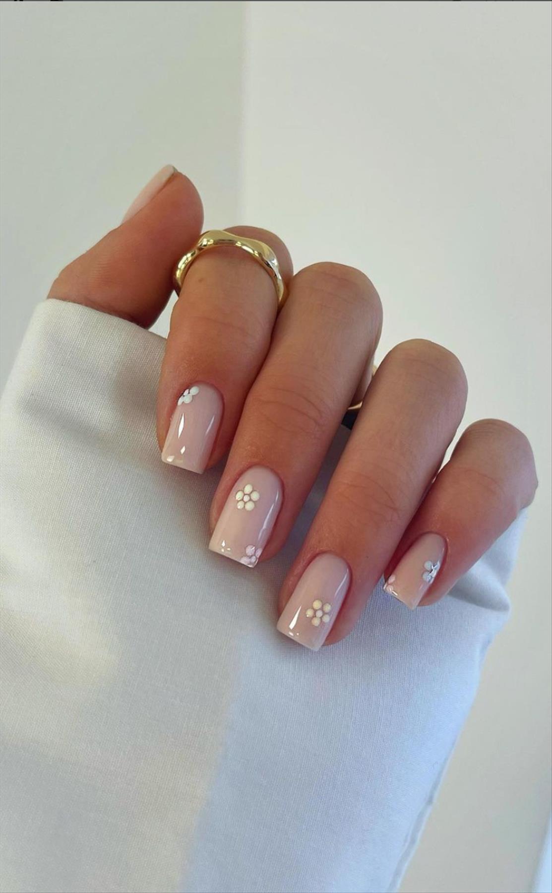 Best Nude Nail Designs to Try ASAP