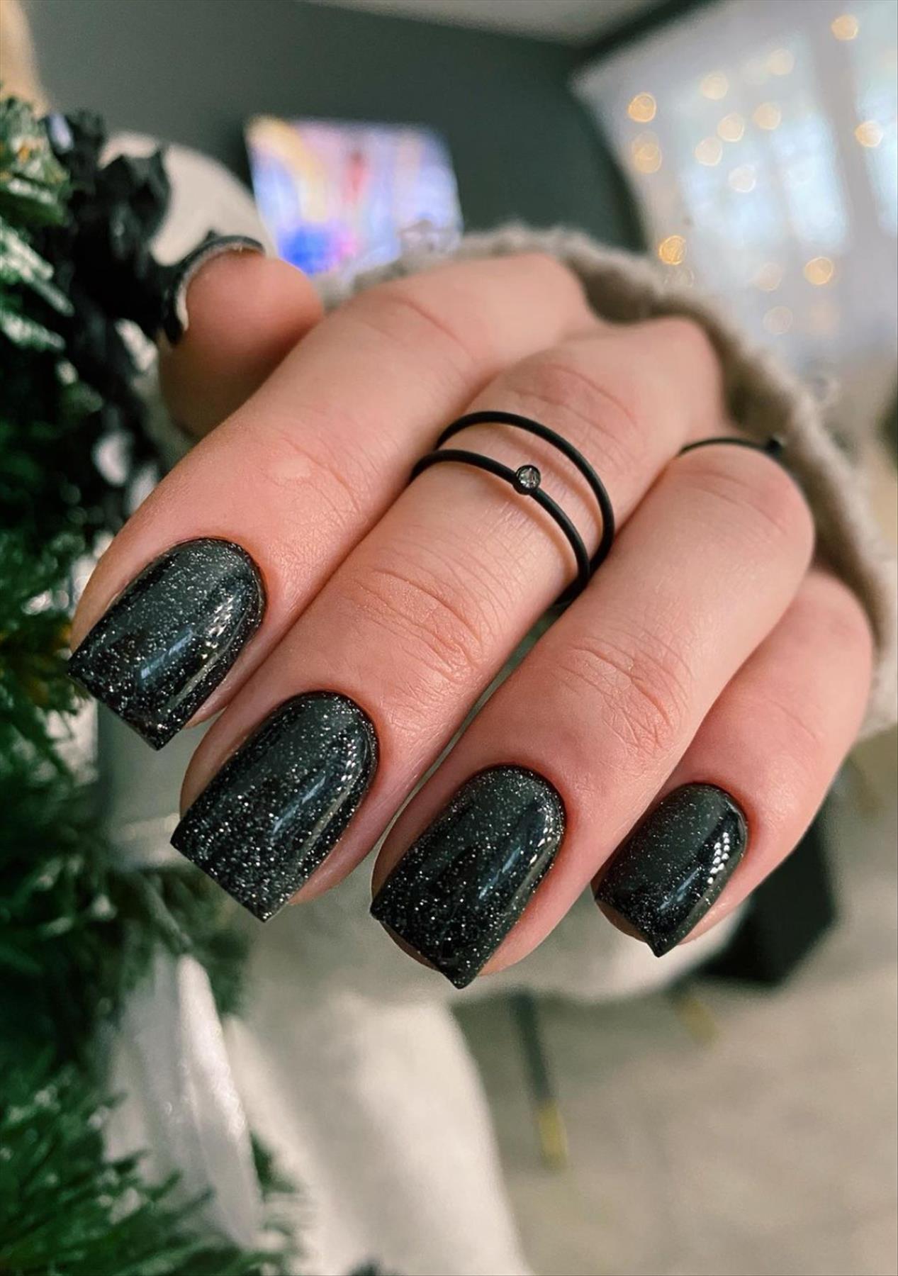 Elegant Black Nail Art Designs to Keep Your Style On Point