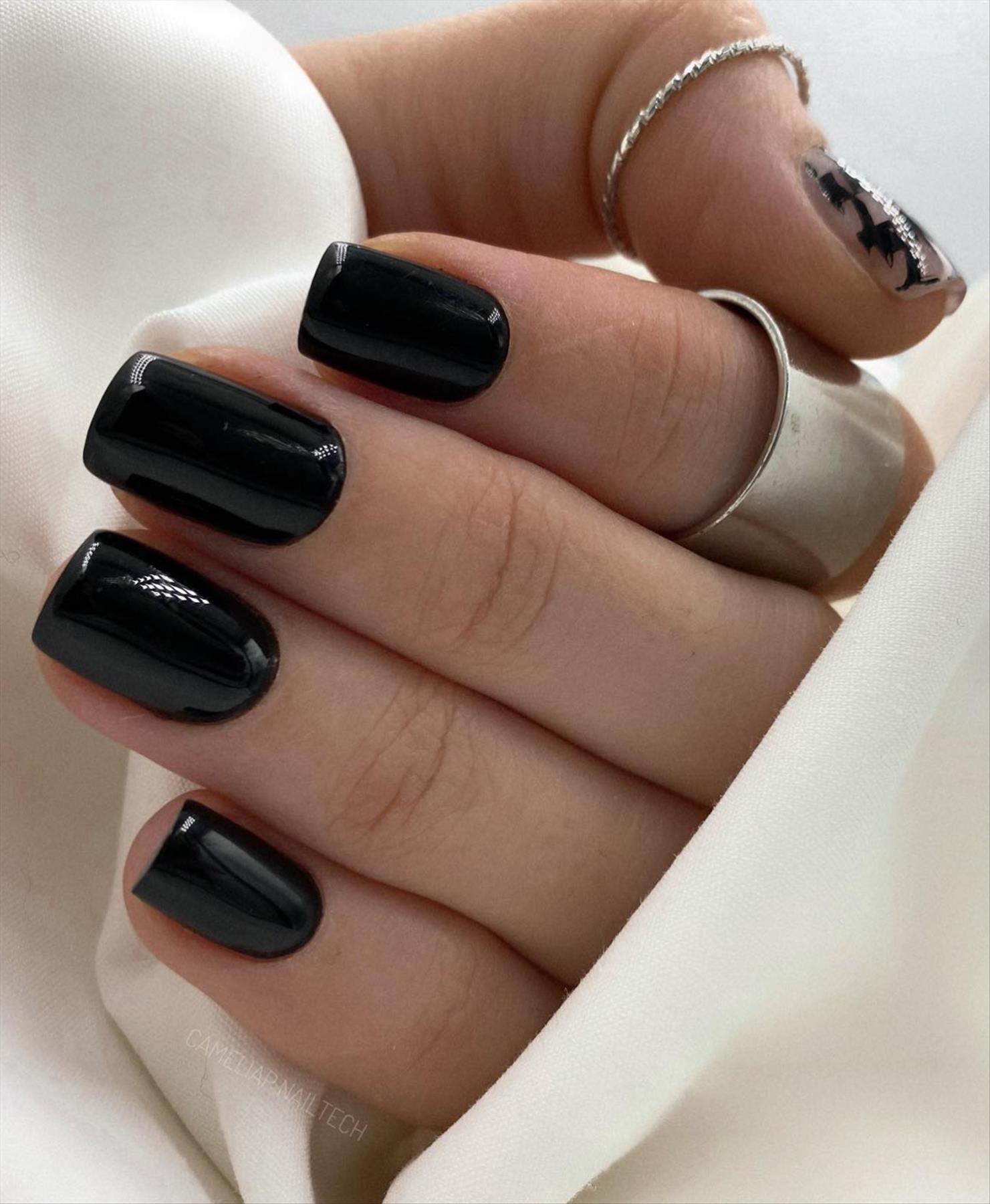 Elegant Black Nail Art Designs to Keep Your Style On Point