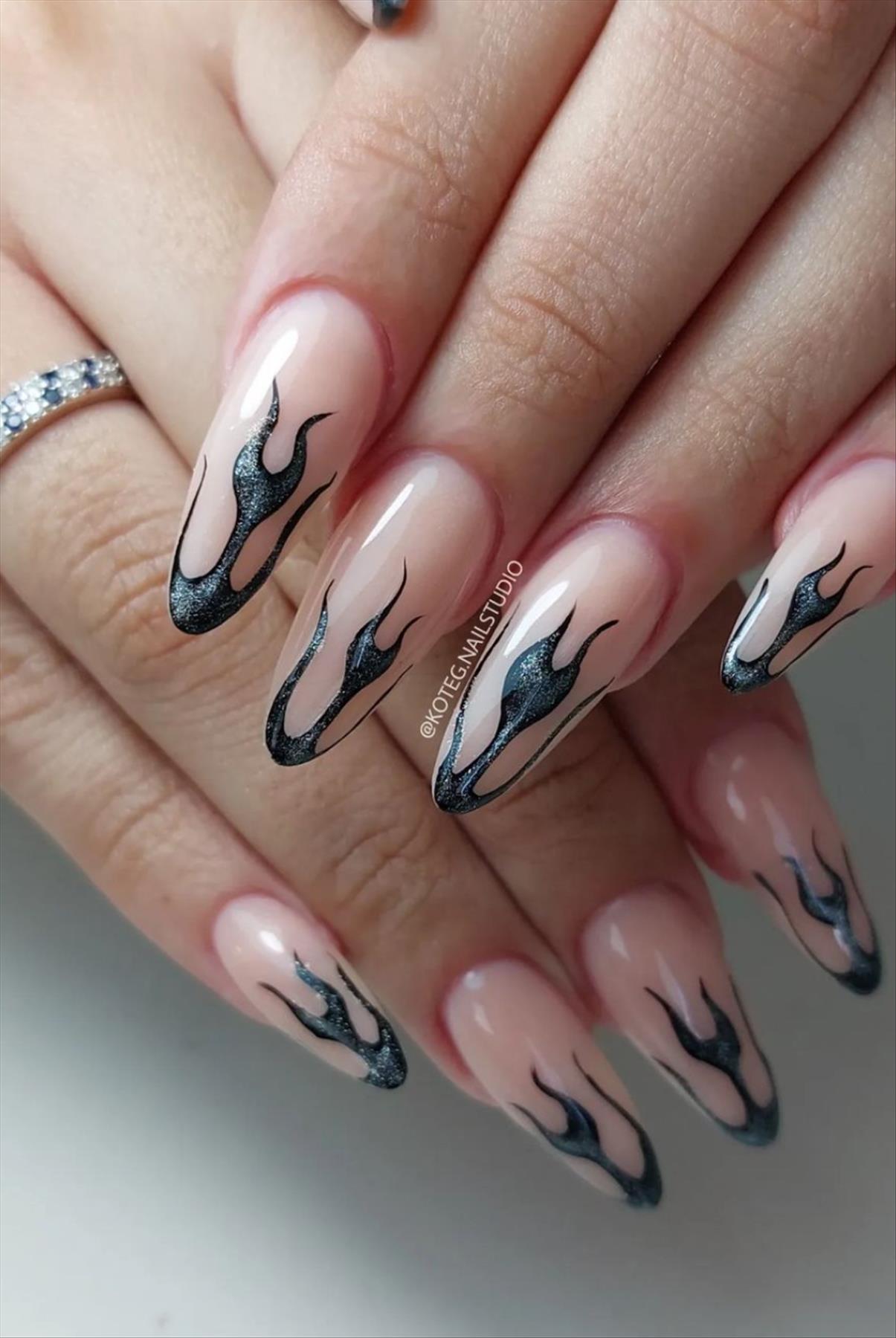 Elegant Black Nail Art Designs to Keep Your Style On Point