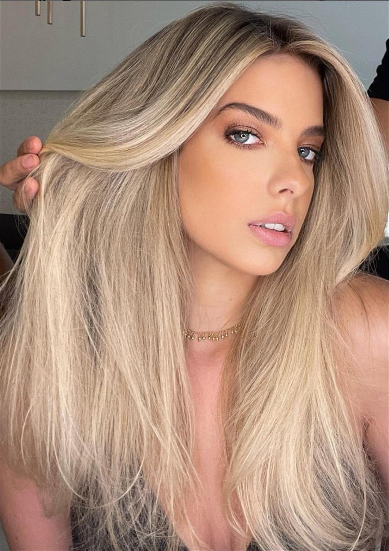 Trendy Long Layered Hairstyles and Haircuts for Stylish Girls