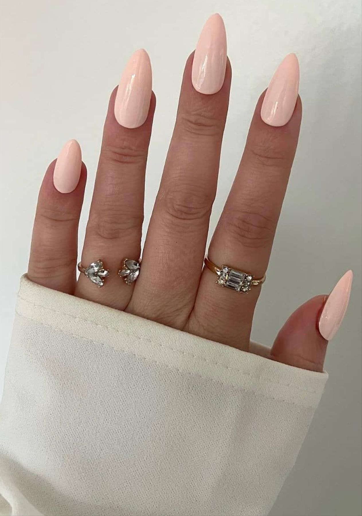 Trendy nail art with short almond shaped nails 2022