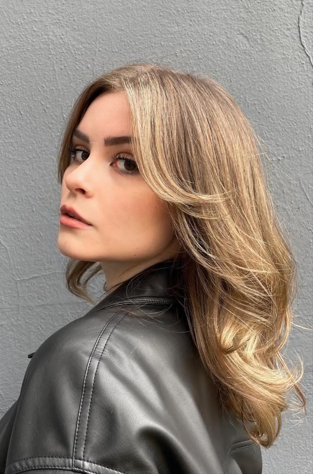 Stunning shoulder length hairstyles and haircuts for a chic look