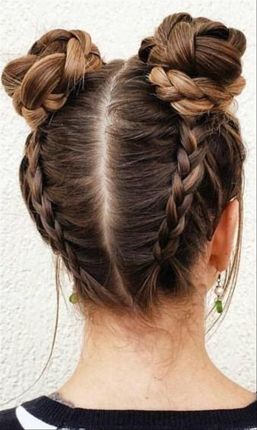 Cute graduation hairstyle designs with buns, braids, updos, ponytails