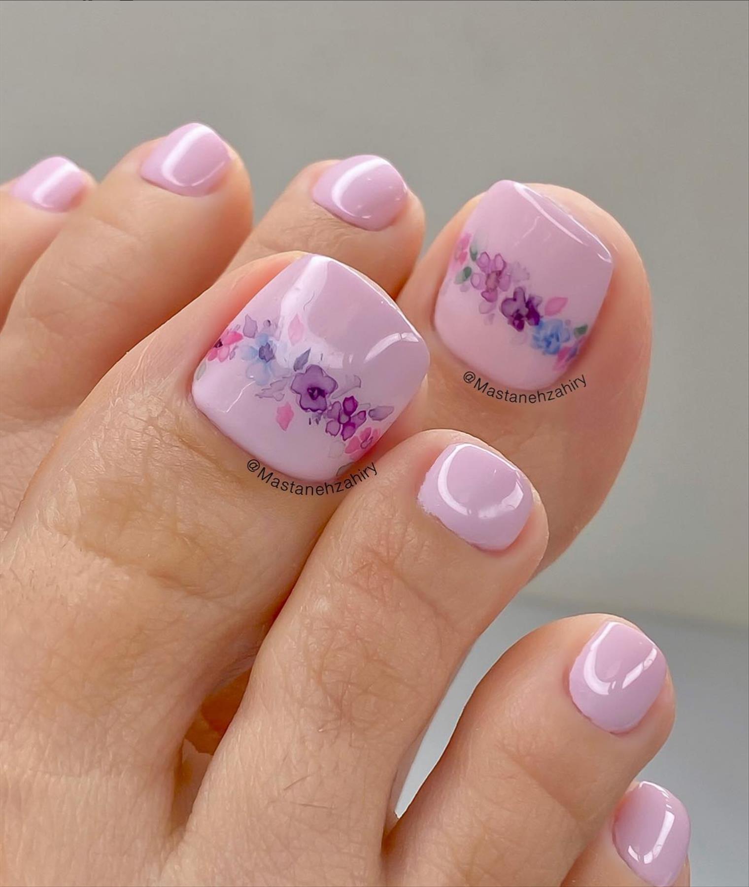 Cute Summer toe nails and pedicure ideas to wear