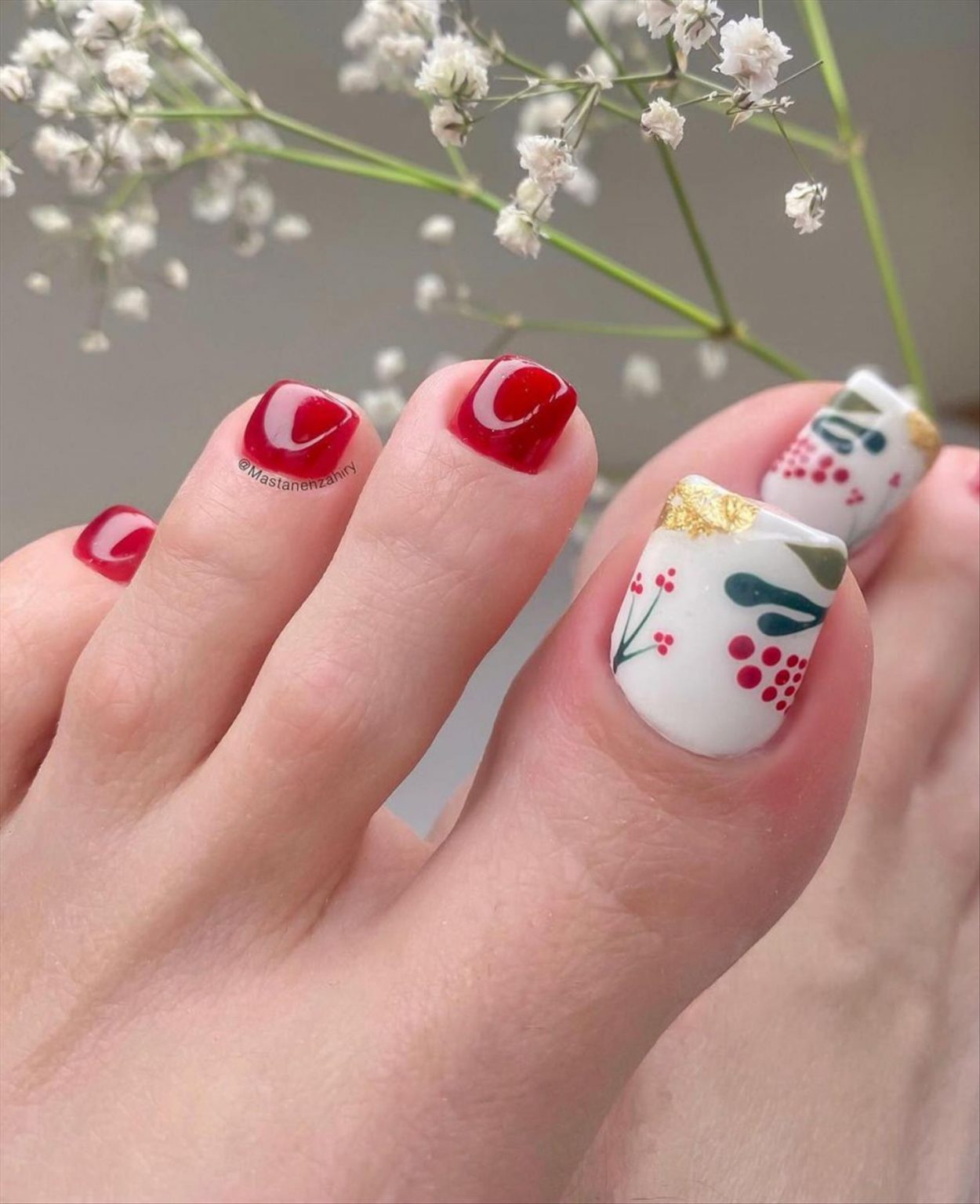 36 Cute Summer toe nails and pedicure ideas to wear Page 17 of 35