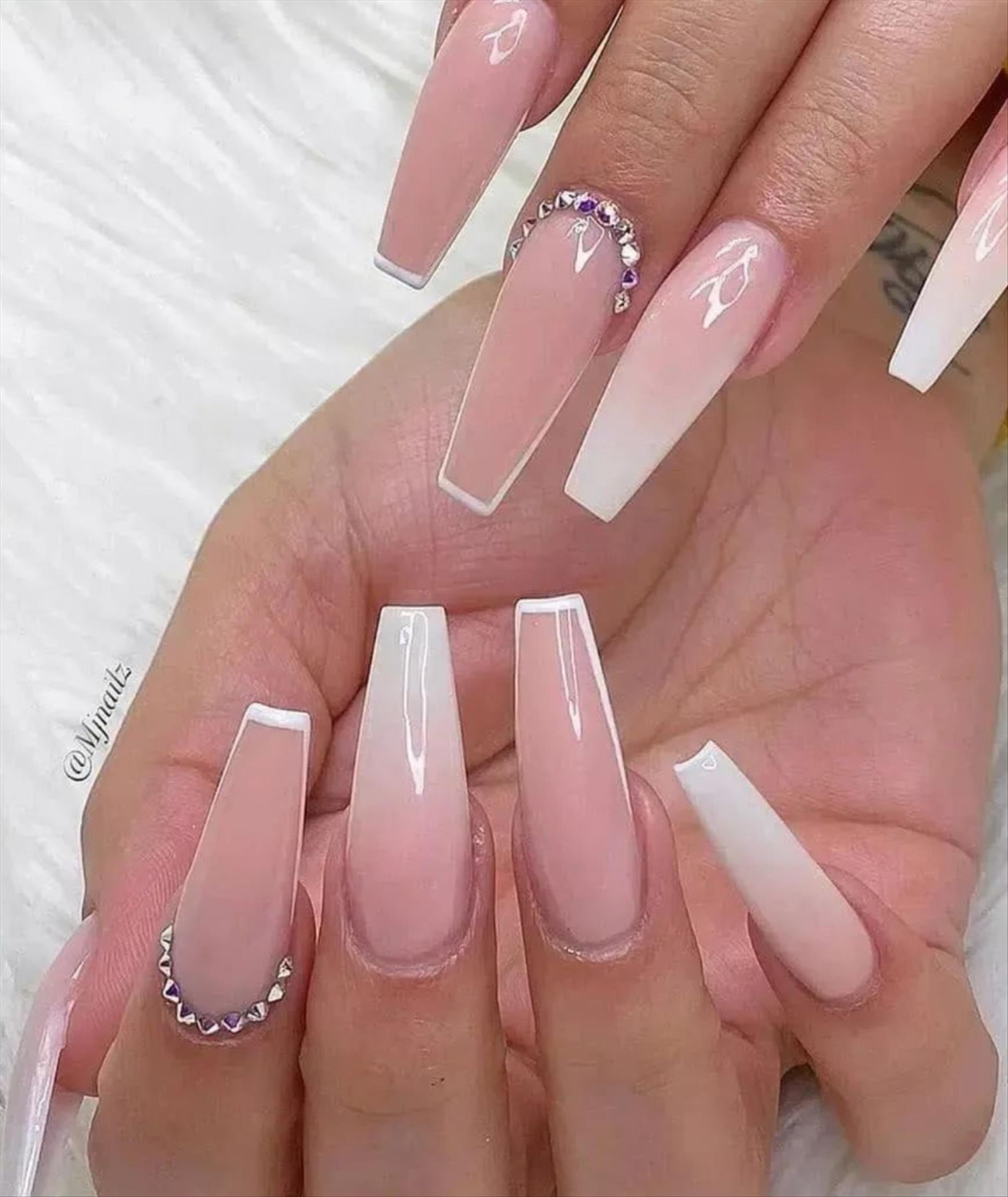 Elegant French Tip Coffin Nails You'll Love in Summer