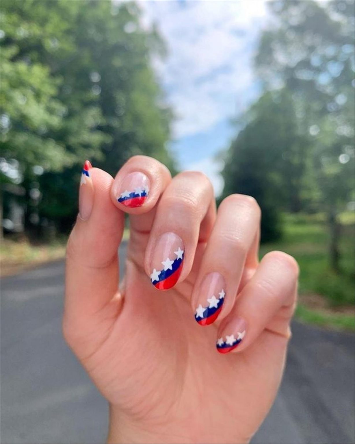 17 Pretty 4th of July nail art designs to try in 2023 Page 8 of 17