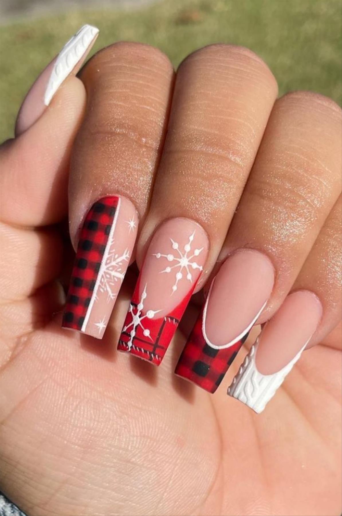 Attractive Winter coffin nails with snowflakes