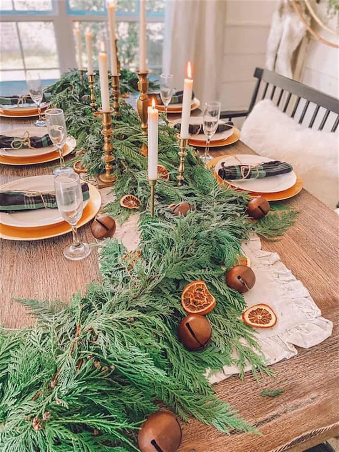 35 Merry Christmas Table Decoration Ideas for Holiday Cheer