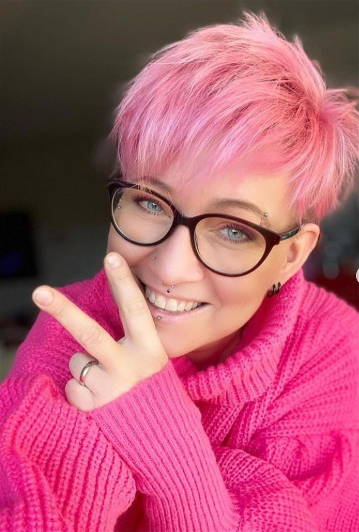 Sassy short pixie haircuts for cool girls