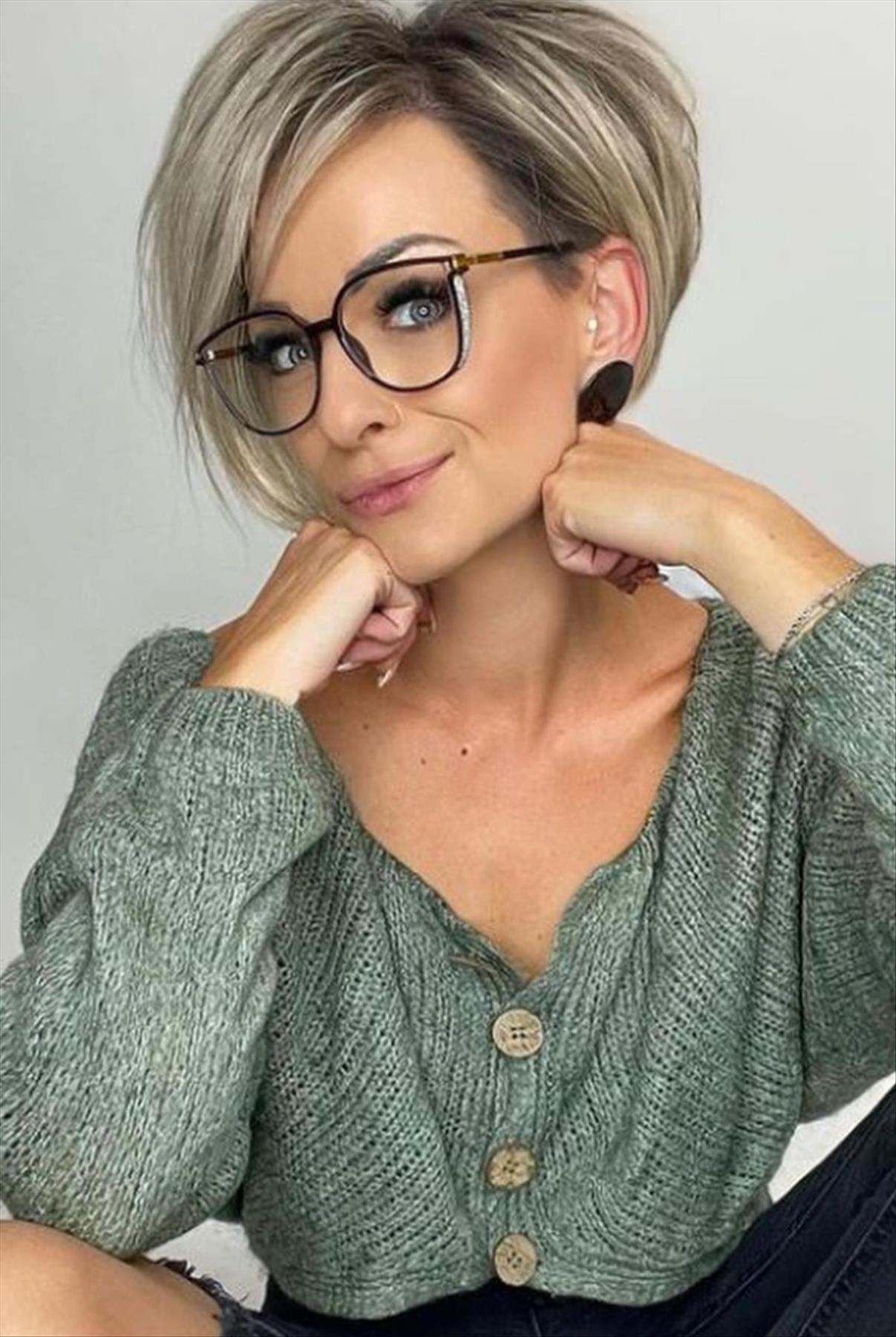 Sassy short pixie haircuts for cool girls