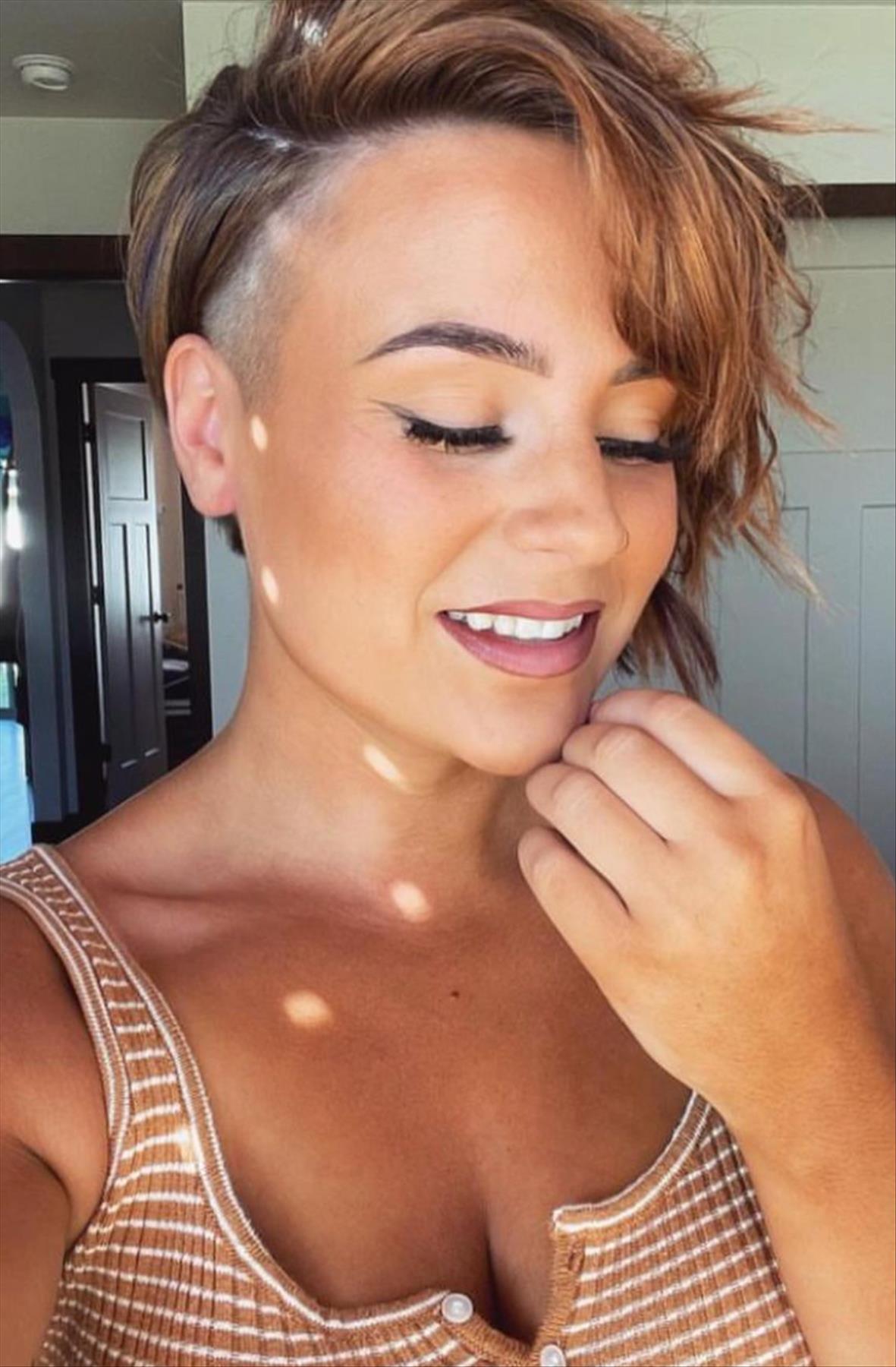 Sassy short pixie haircuts for cool girls