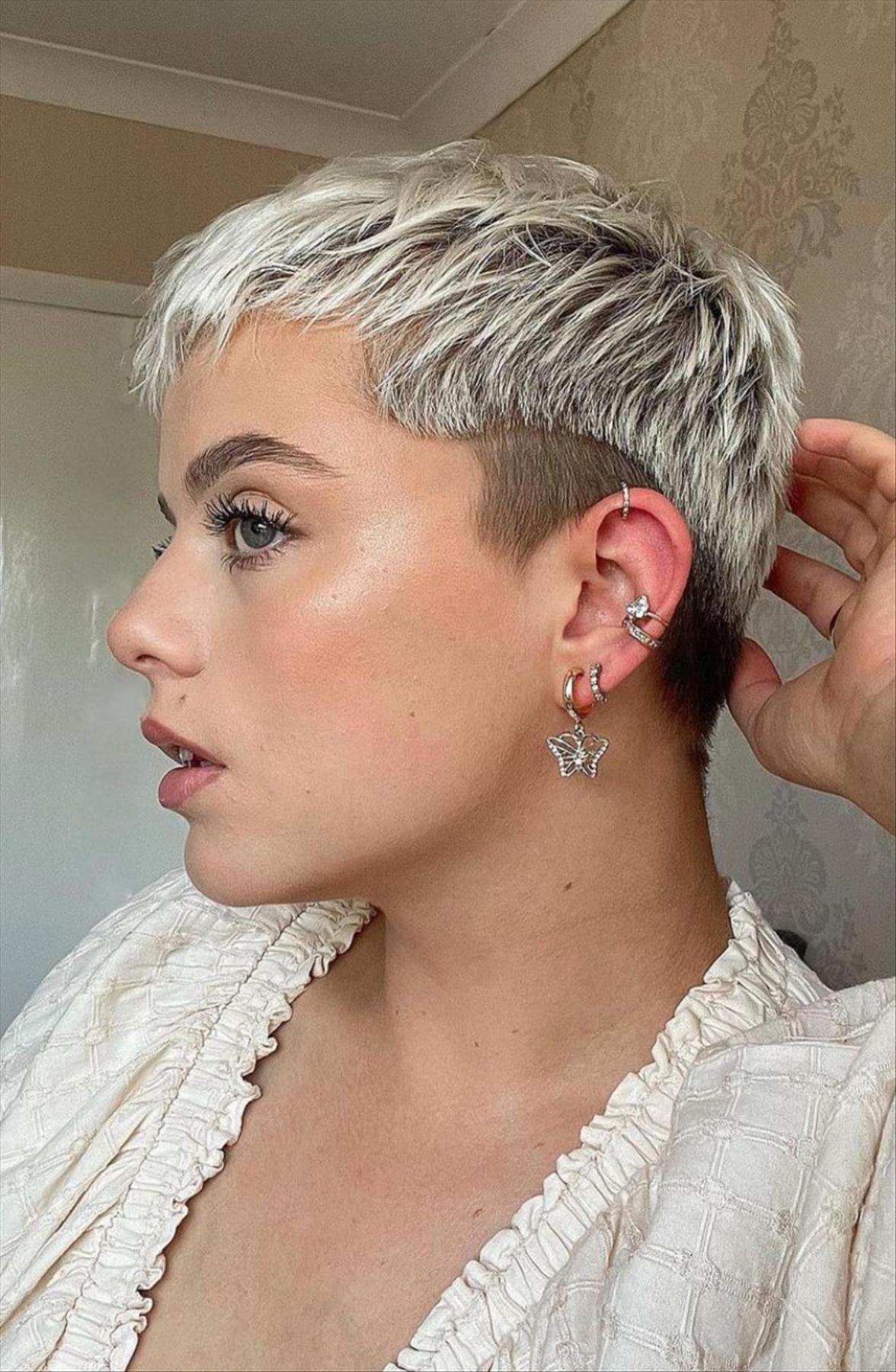 Sassy short pixie haircuts for cool girls