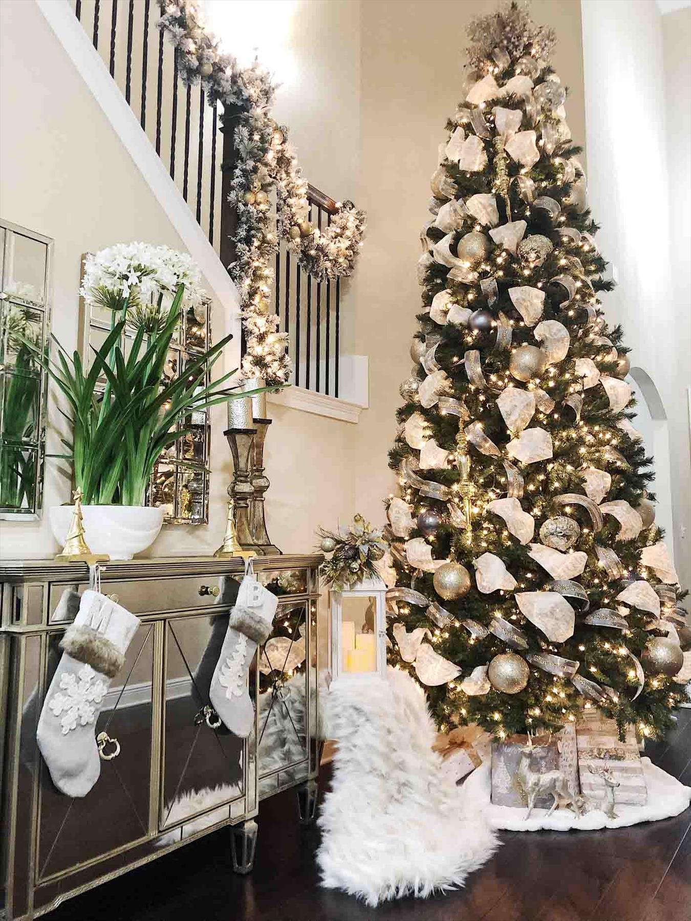 Classic Christmas tree decor ideas 2022 to get inspired