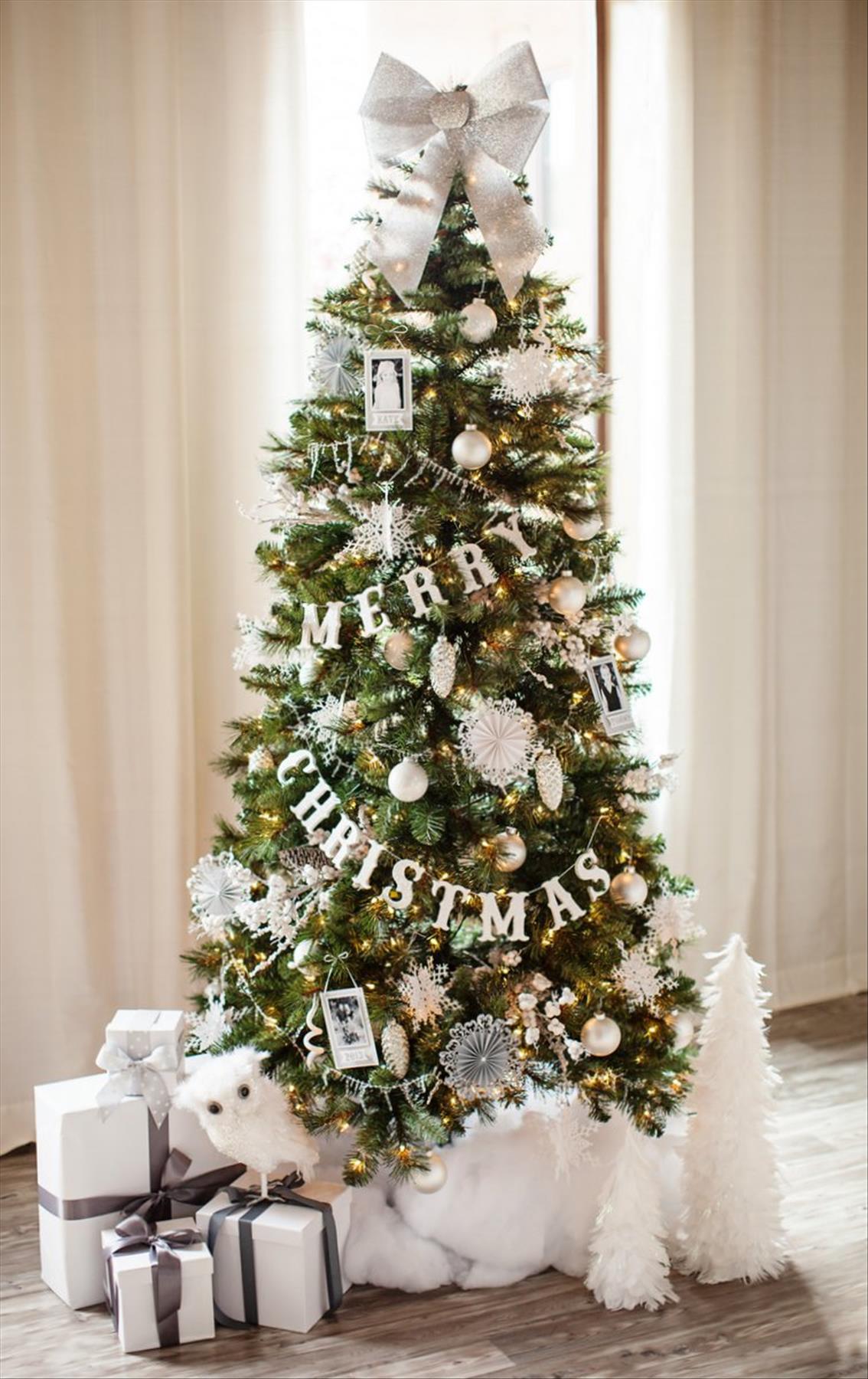 Classic Christmas tree decor ideas 2022 to get inspired