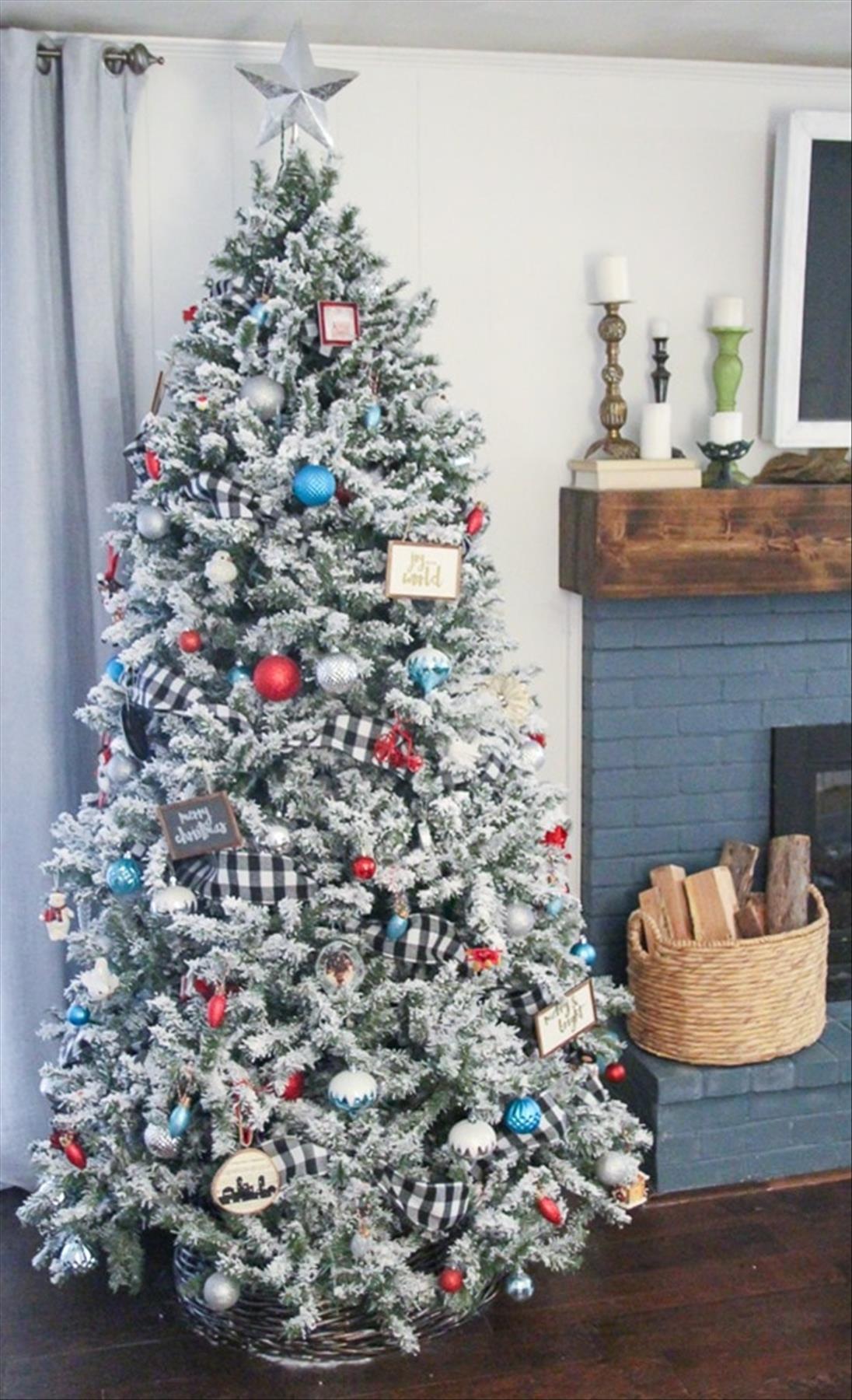 Classic Christmas tree decor ideas 2022 to get inspired