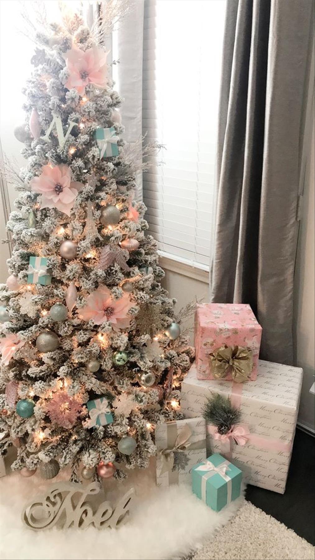 Classic Christmas tree decor ideas 2022 to get inspired