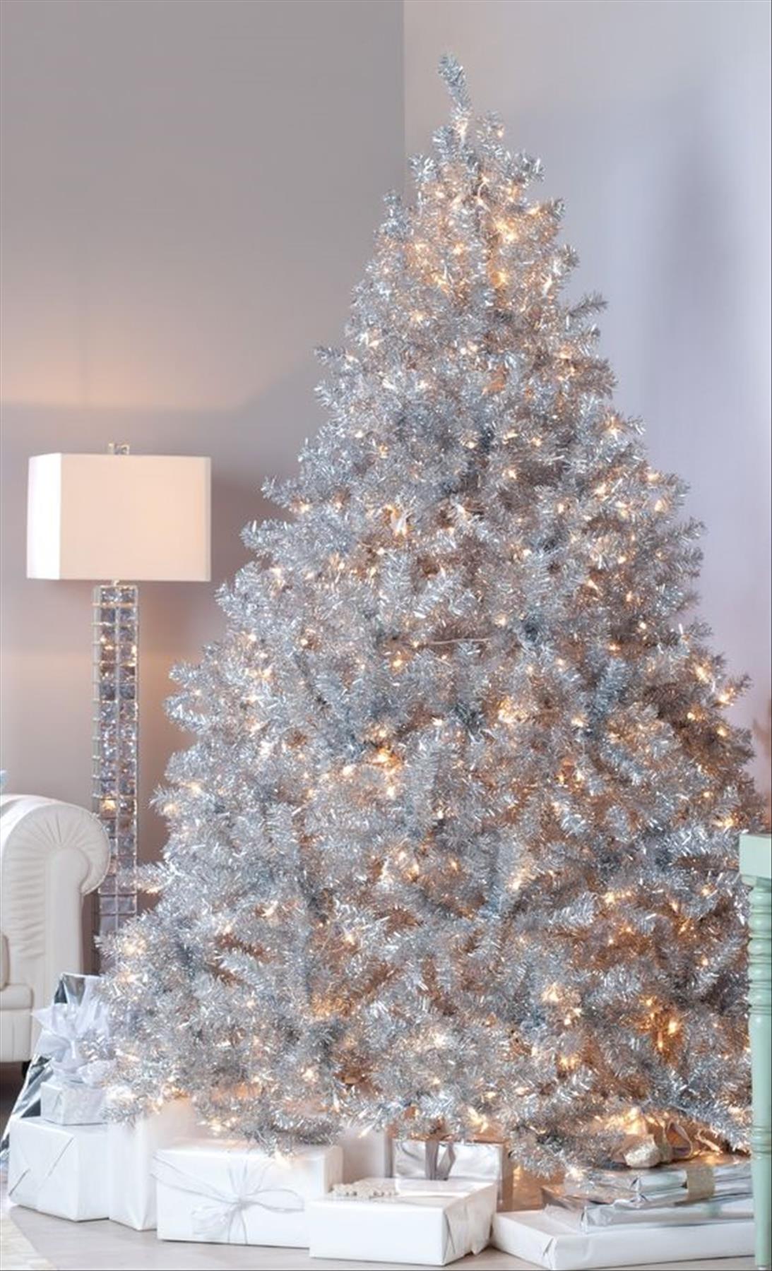 Classic Christmas tree decor ideas 2022 to get inspired