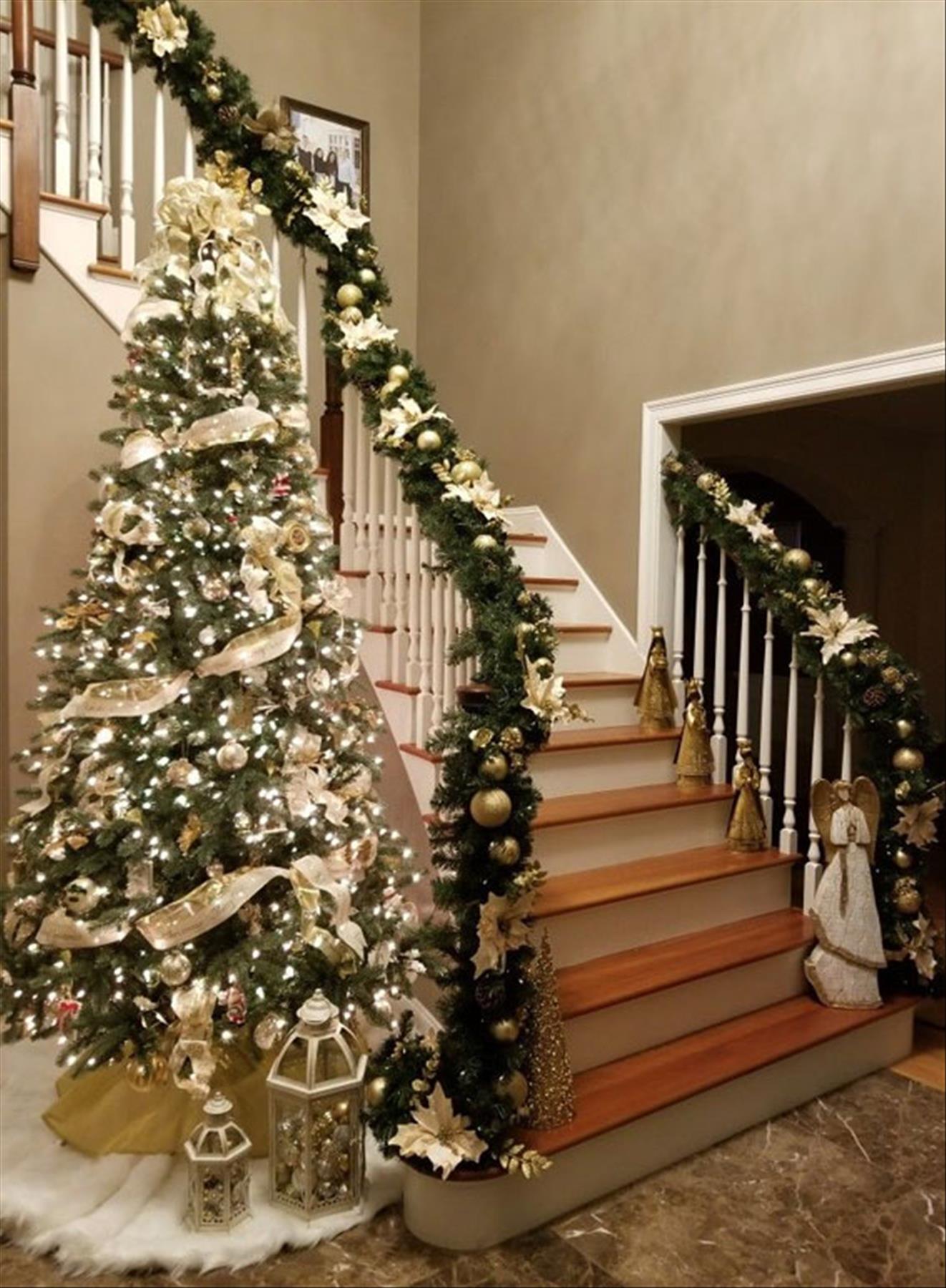 Classic Christmas tree decor ideas 2022 to get inspired