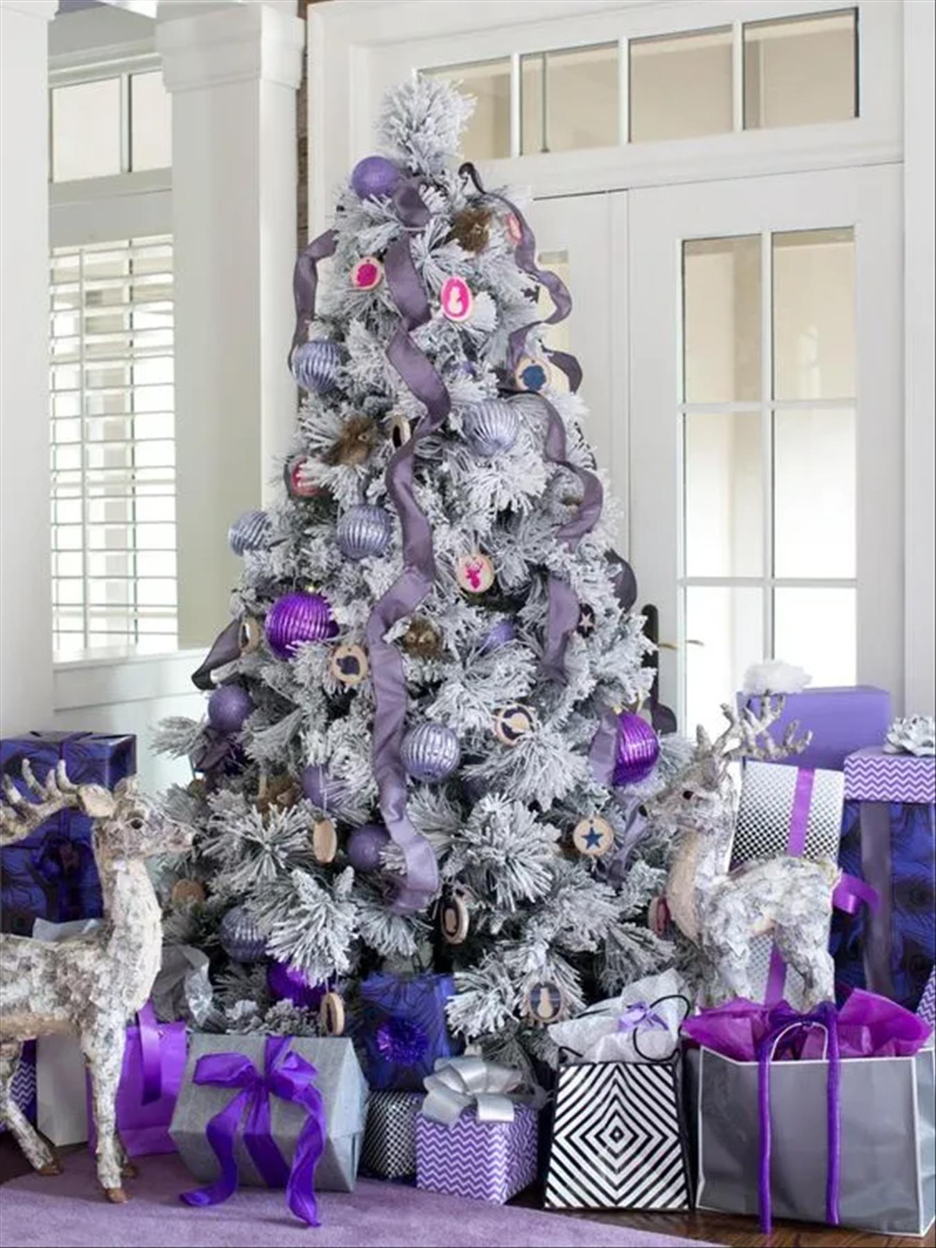 Classic Christmas tree decor ideas 2022 to get inspired