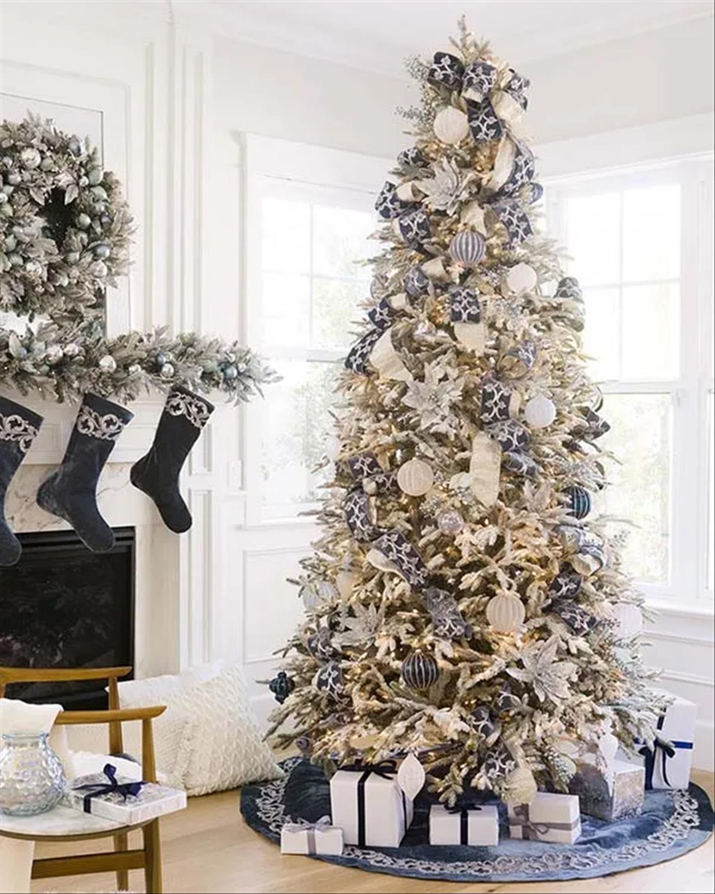 Classic Christmas tree decor ideas 2022 to get inspired