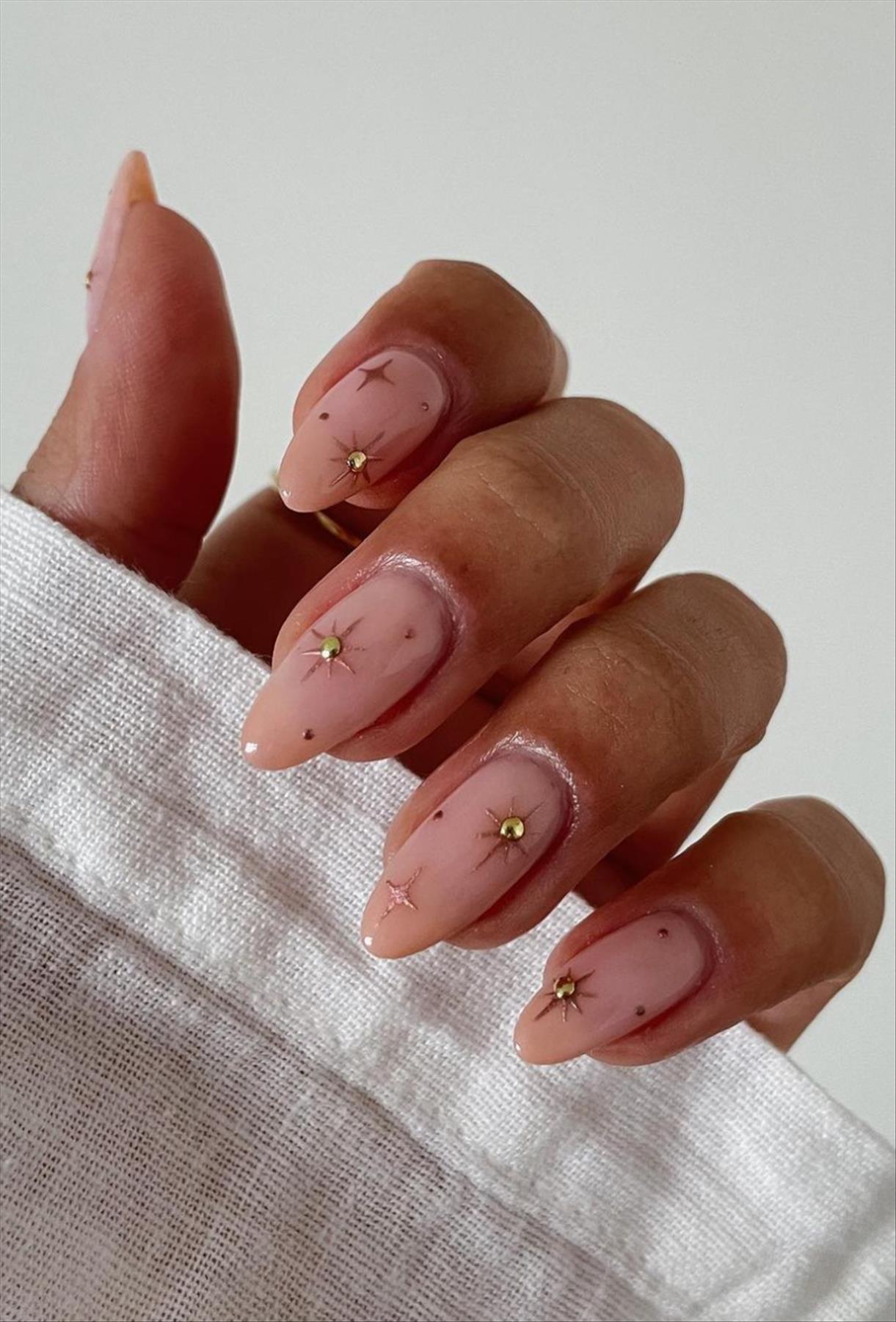 Pretty short Winter nails inspiration you'll love