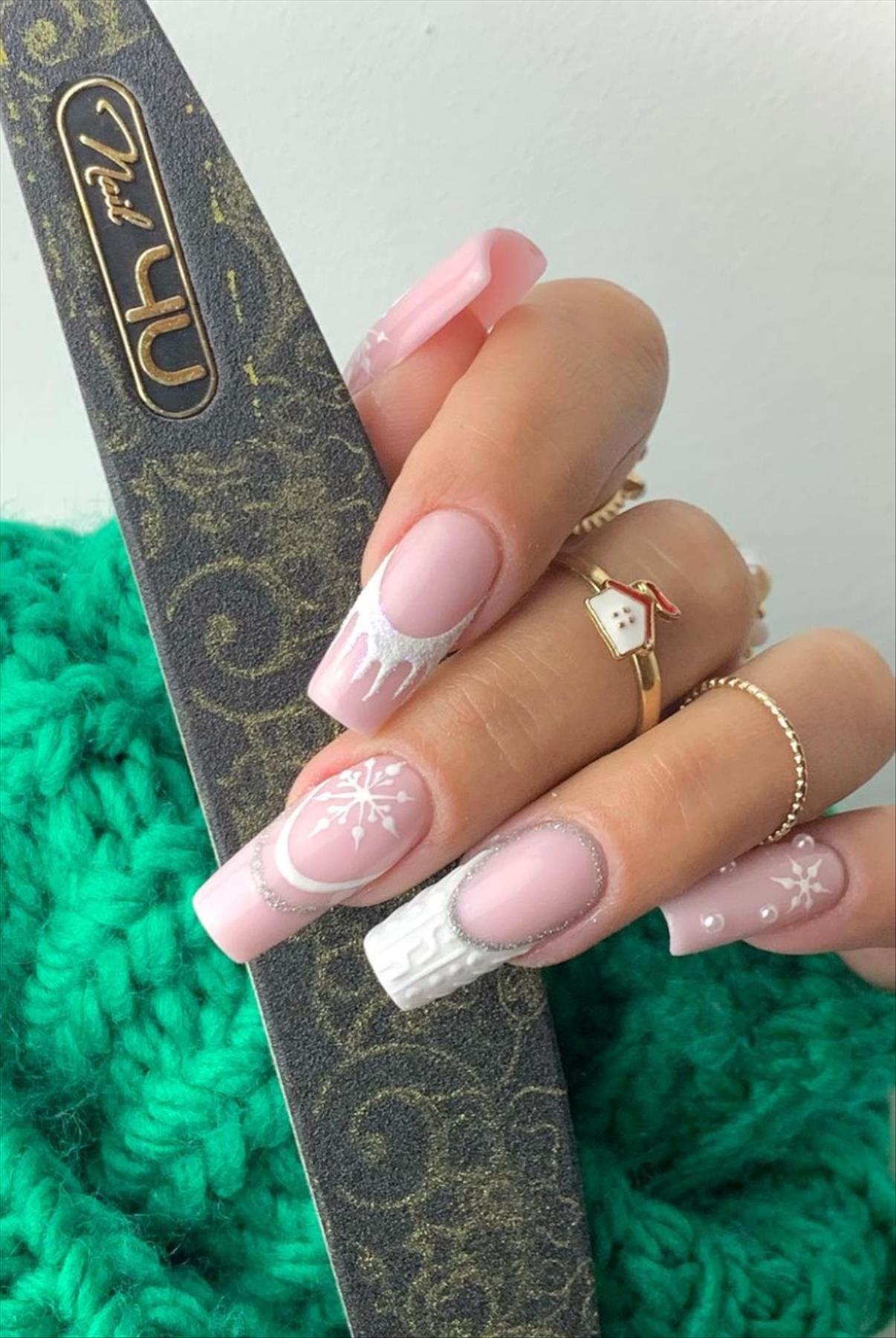 Pretty short Winter nails inspiration you'll love