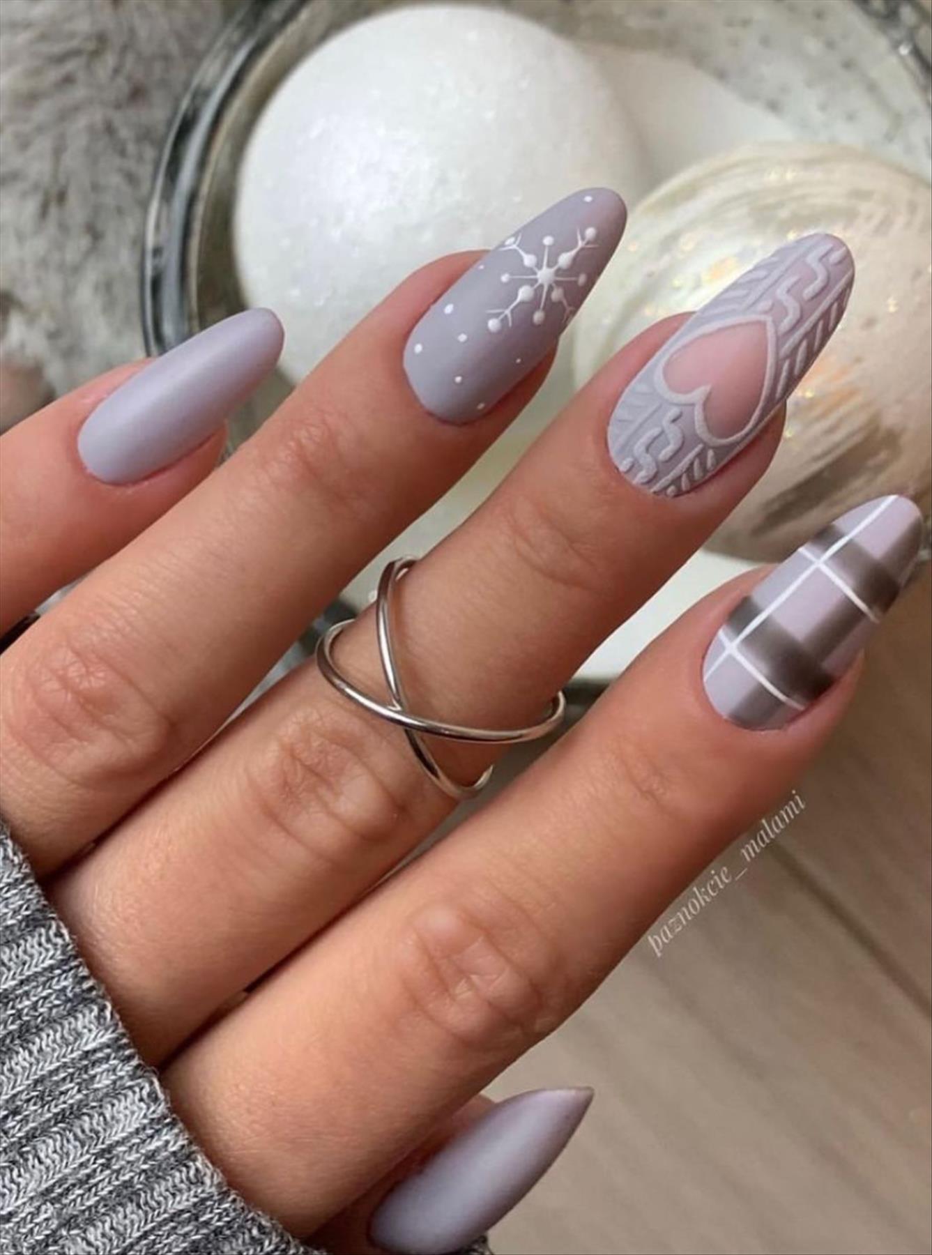 Pretty short Winter nails inspiration you'll love