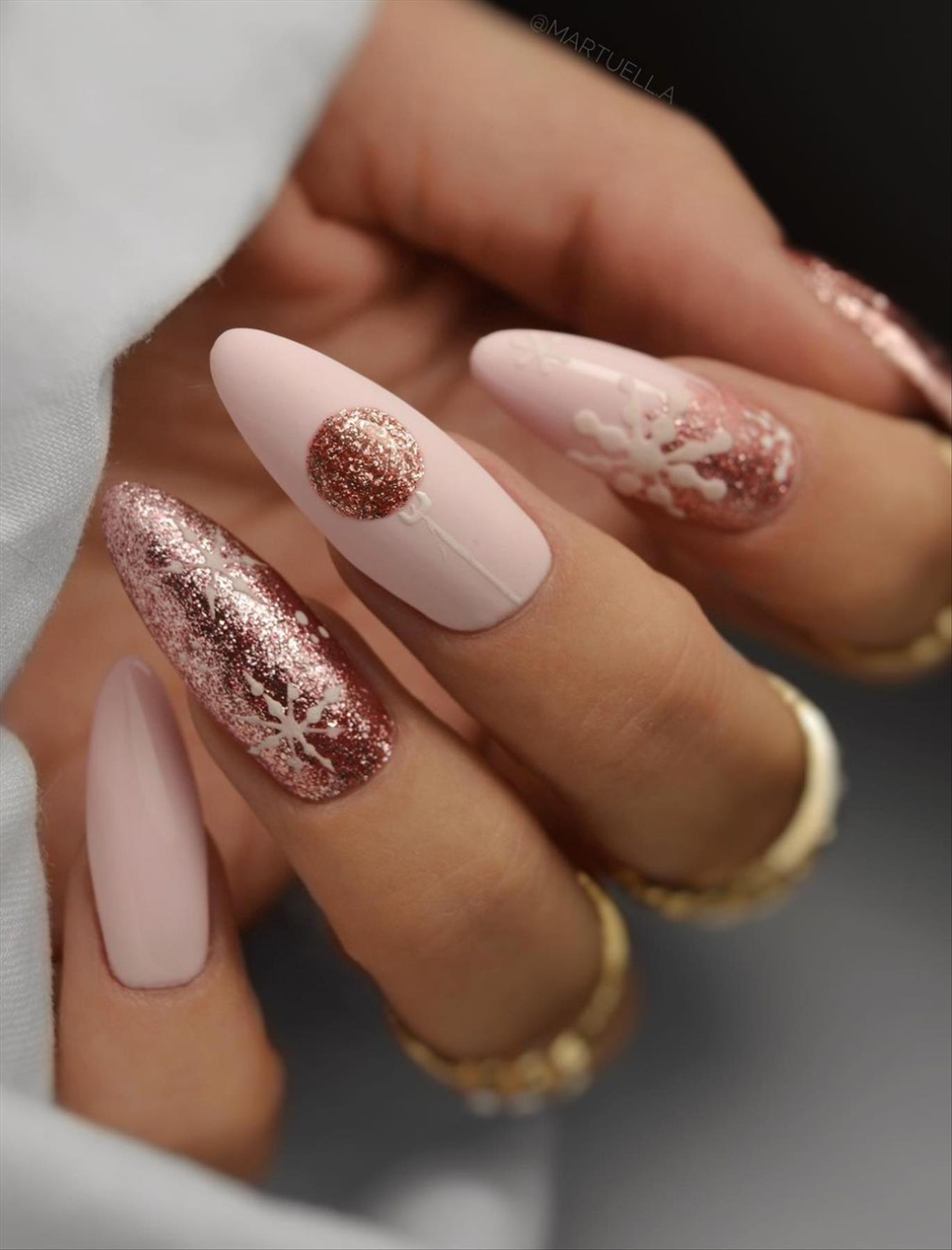 Pretty short Winter nails inspiration you'll love