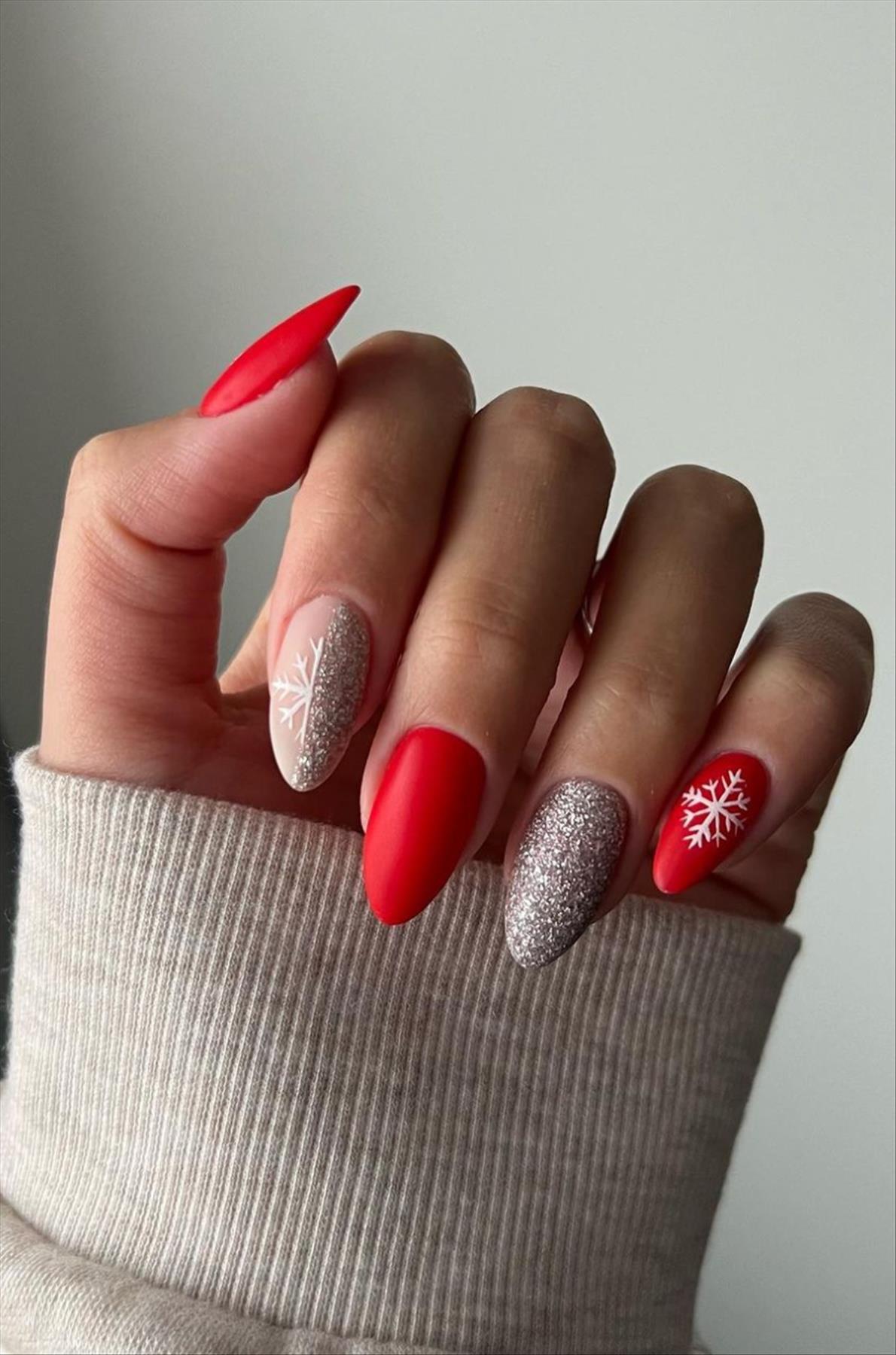 Pretty short Winter nails inspiration you'll love