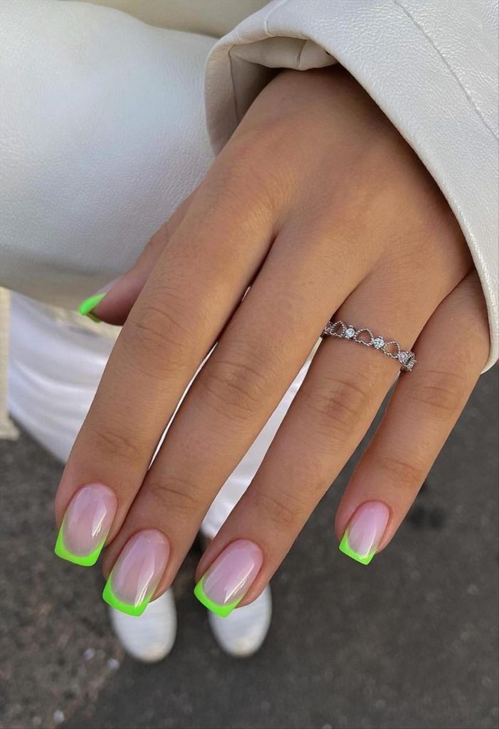 Natural short Fall nail art and nail colors for 2023